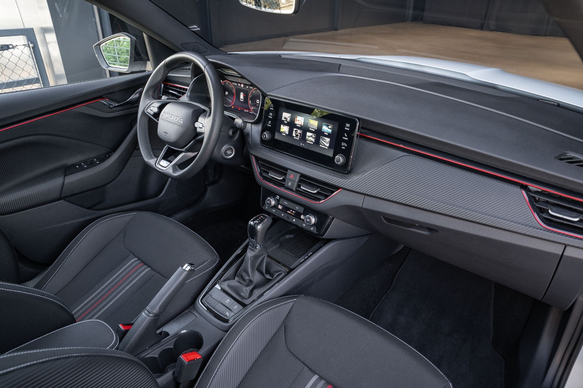 SKODA Kamiq 1.5 TSI Monte Carlo DSG-image-13