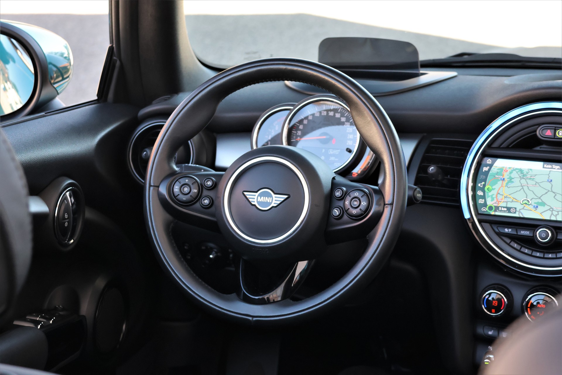 MINI Cooper S Brighton Cabriolet DKG (CH) *Carribbean Aqua Blue*-image-20