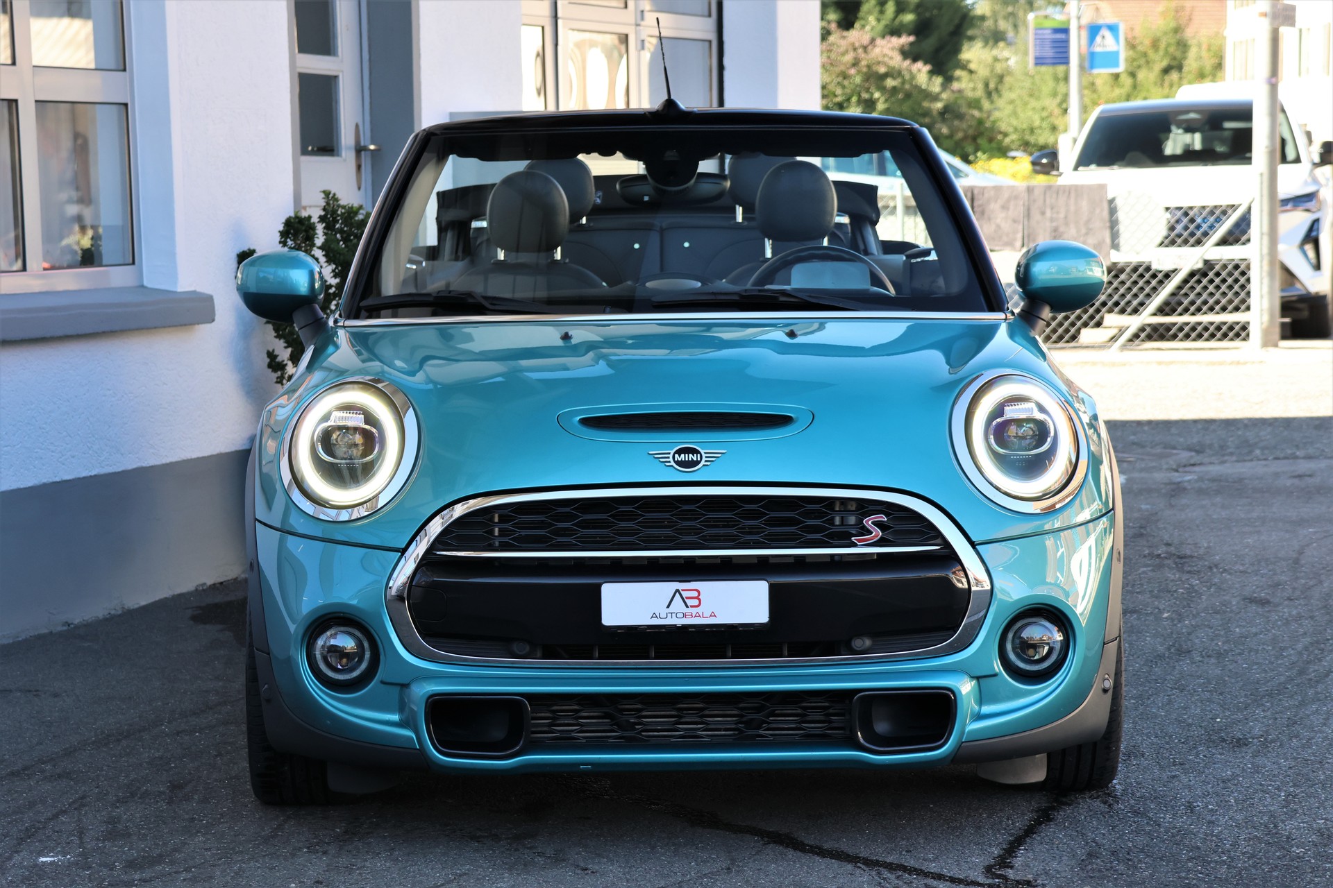 MINI Cooper S Brighton Cabriolet DKG (CH) *Carribbean Aqua Blue*-image-8