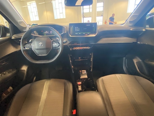 PEUGEOT 208 1.2 PureTech Allure Pack EAT8-image-6