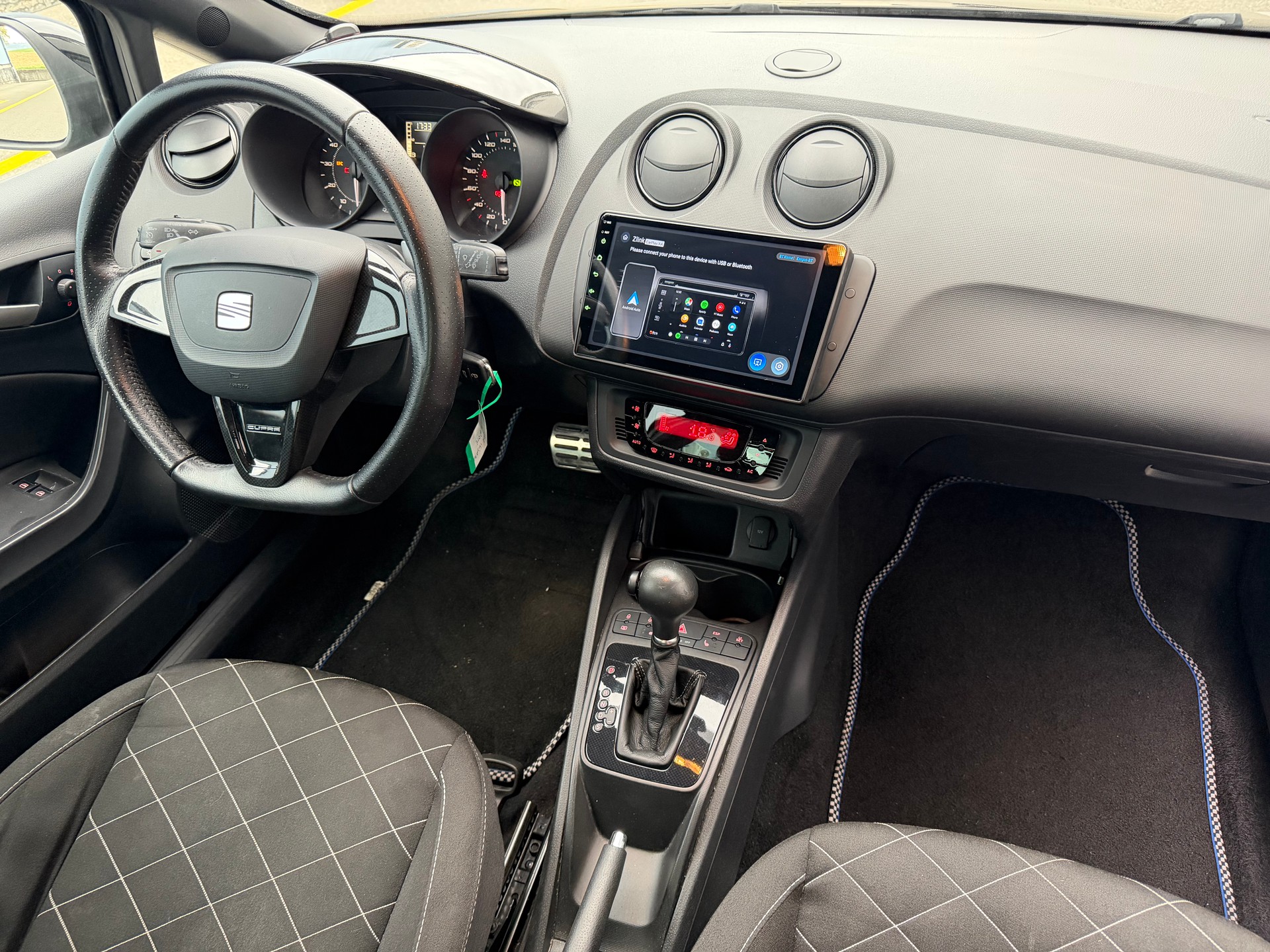 SEAT Ibiza SC 1.4 TSI Cupra DSG-image-9