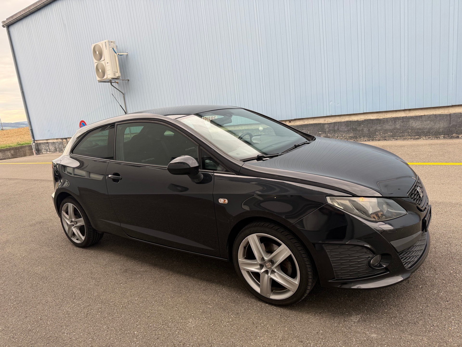 SEAT Ibiza SC 1.4 TSI Cupra DSG-image-4