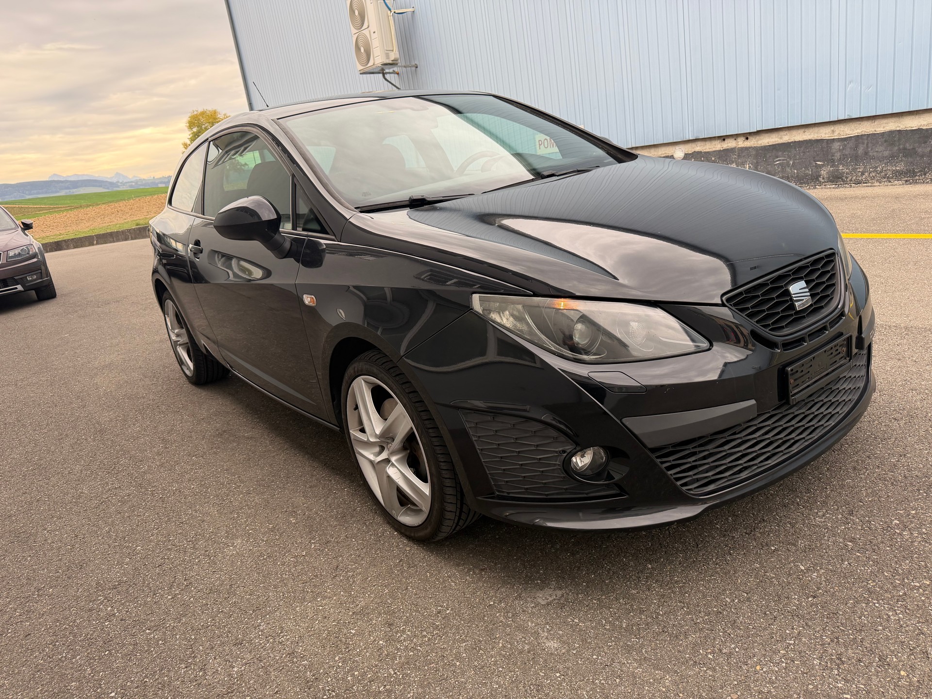 SEAT Ibiza SC 1.4 TSI Cupra DSG-image-1