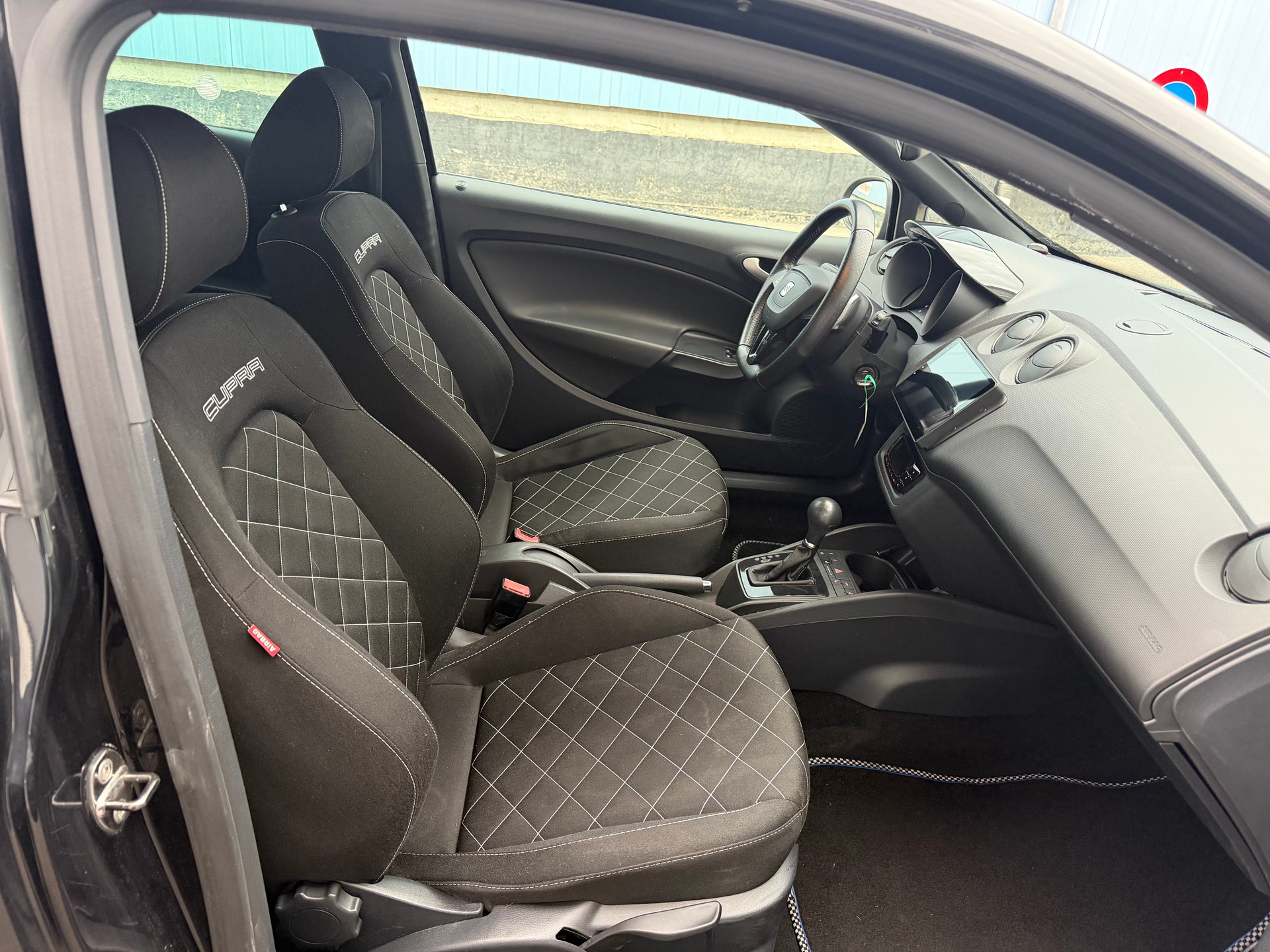 SEAT Ibiza SC 1.4 TSI Cupra DSG-image-11