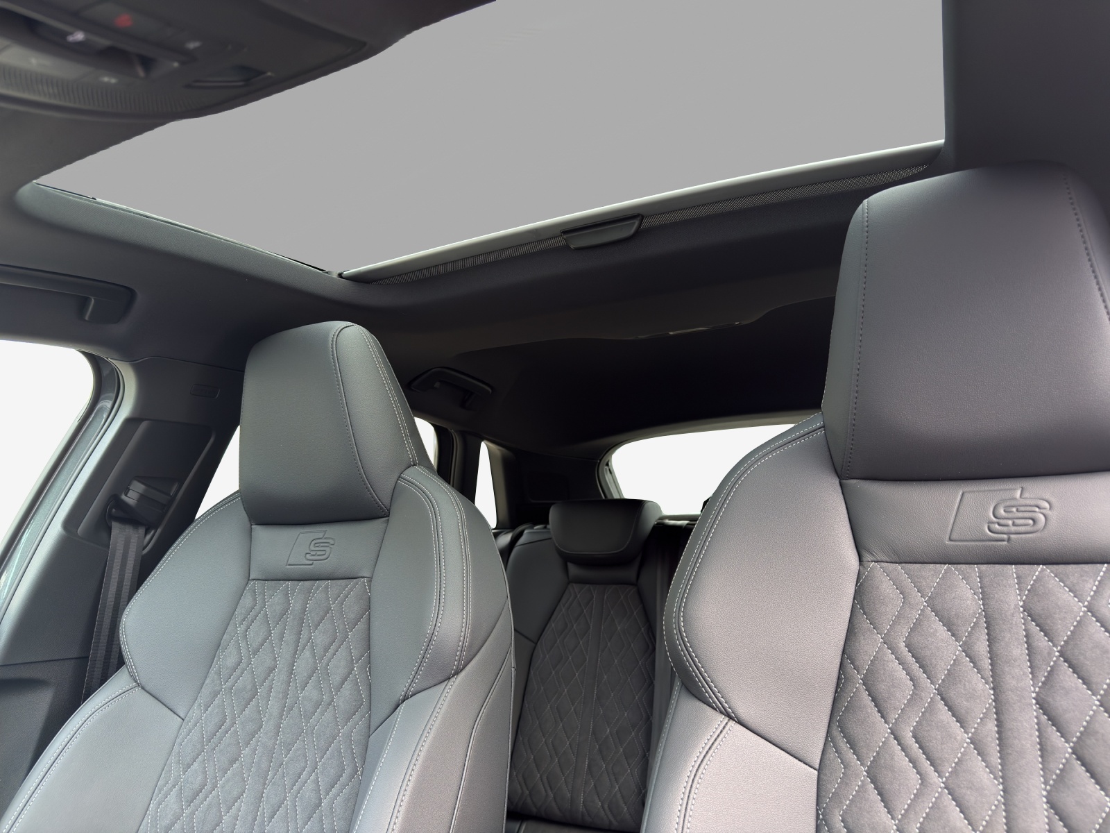 AUDI A3 Sportback TFSI 110 kW S line Attraction S tronic-image-15