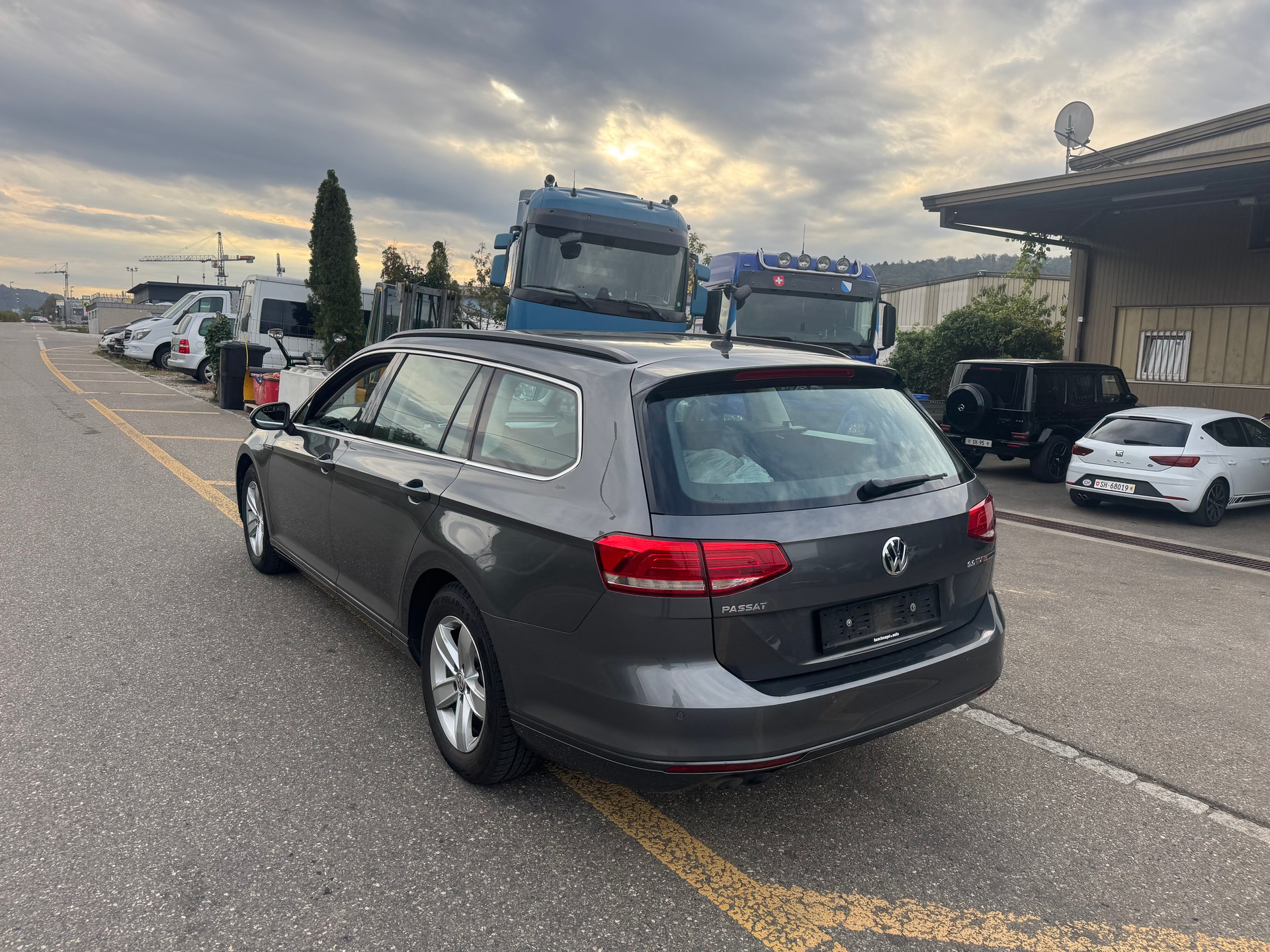VW Passat Variant 2.0 TDI BMT Comfortline DSG 4Motion-image-7