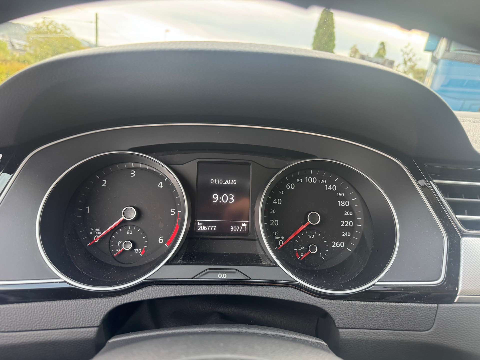 VW Passat Variant 2.0 TDI BMT Comfortline DSG 4Motion-image-12