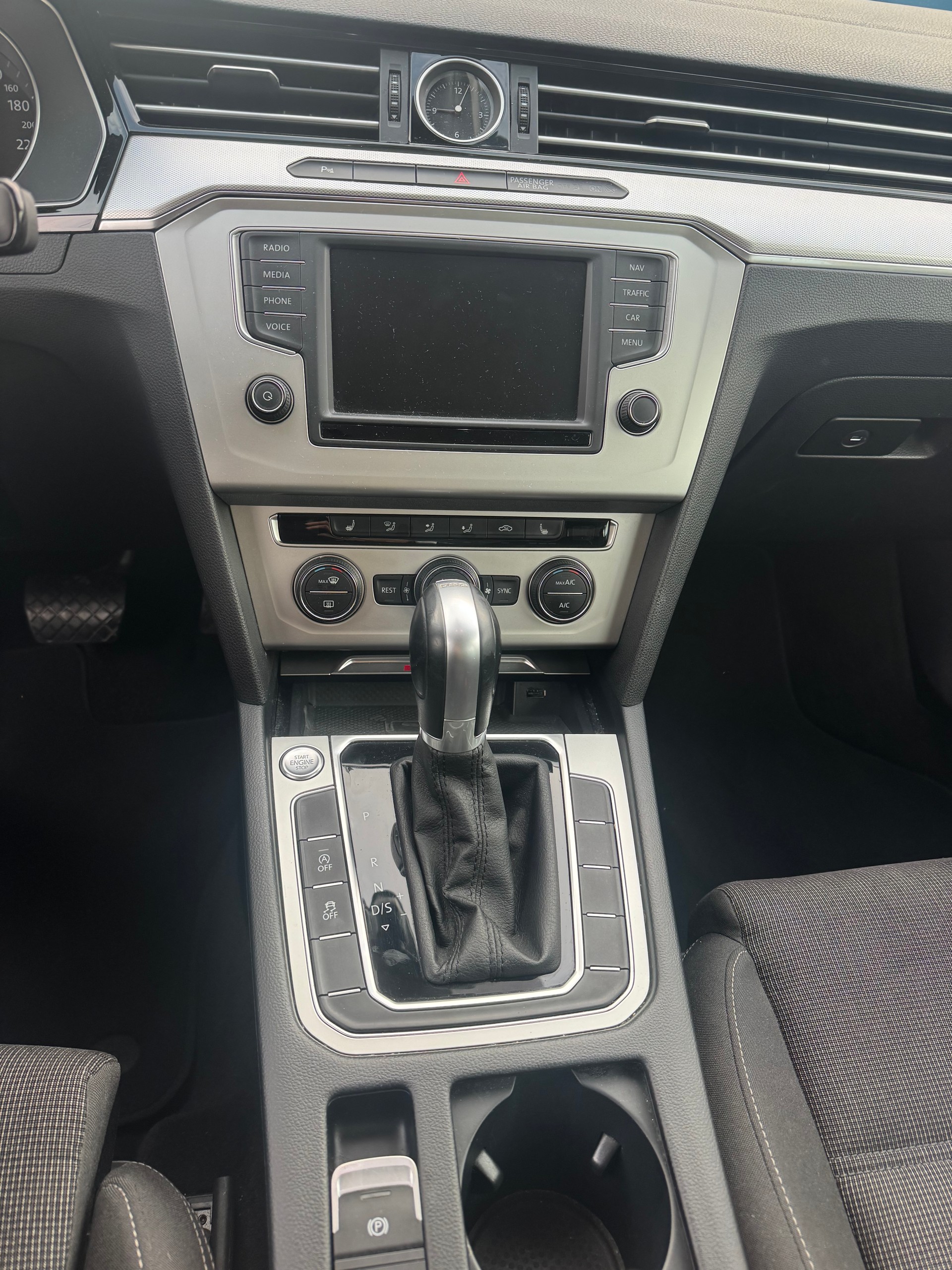 VW Passat Variant 2.0 TDI BMT Comfortline DSG 4Motion-image-13