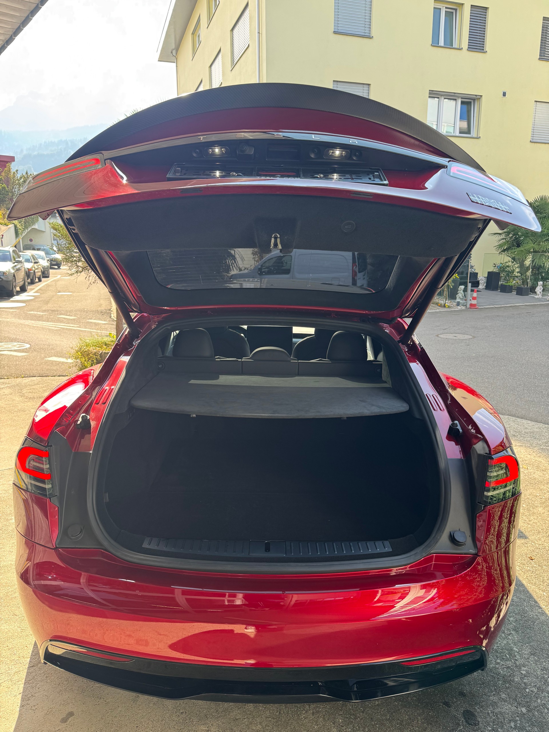 TESLA Model S 100 kWh Plaid 1267 PS-image-4