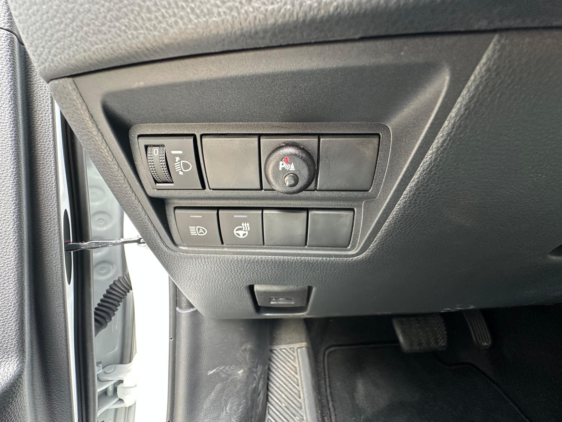 TOYOTA 1.5 VVT-i HSD Trend-image-7