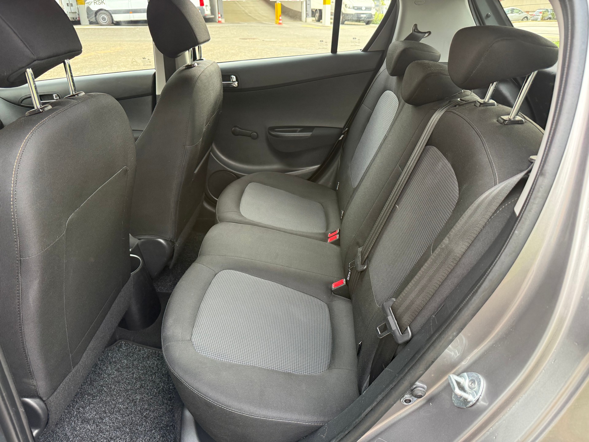 HYUNDAI i20 1.4 Style-image-9