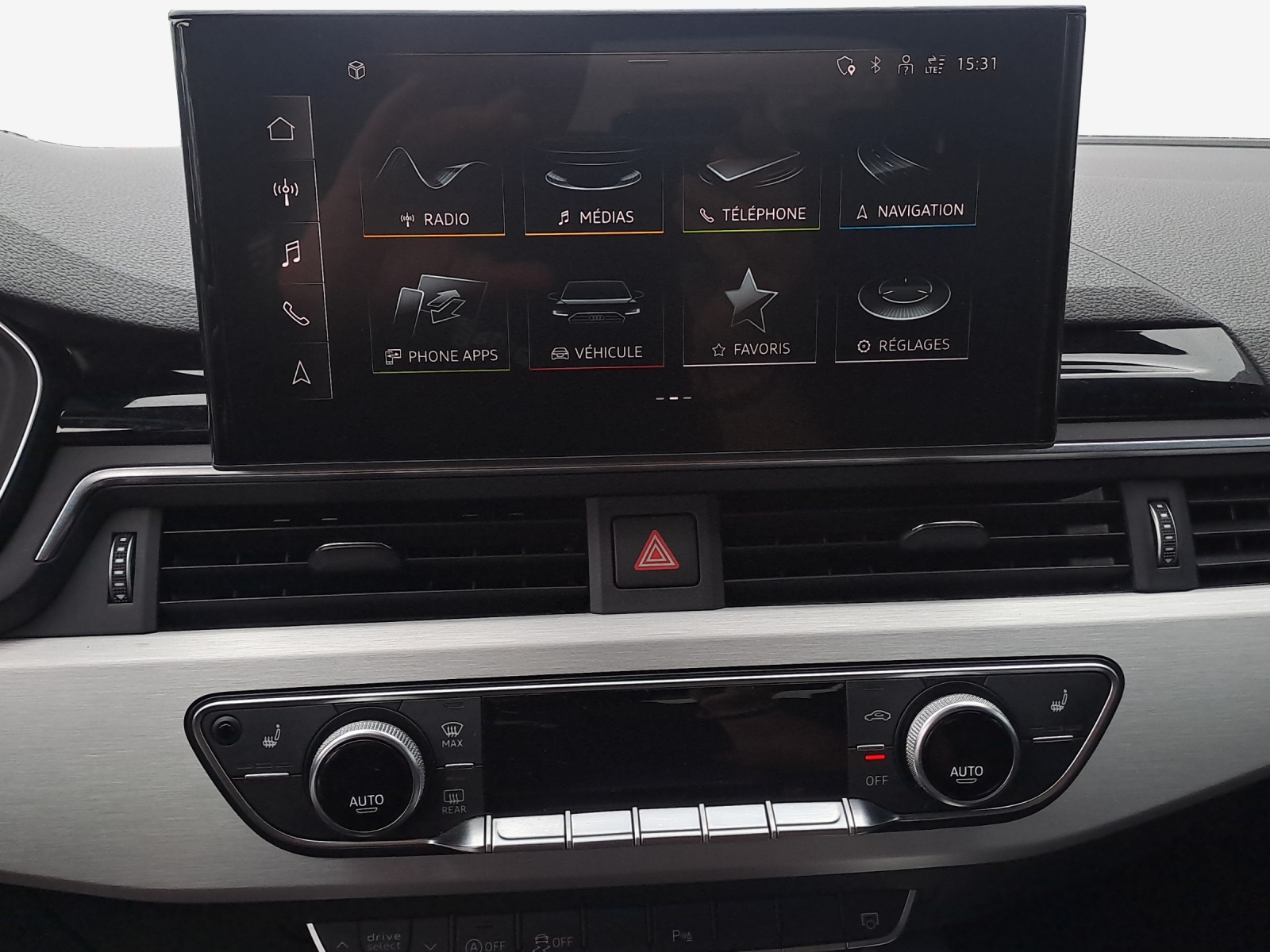 AUDI A4 Avant 40 TDI S line Attraction quattro S-tronic-image-10