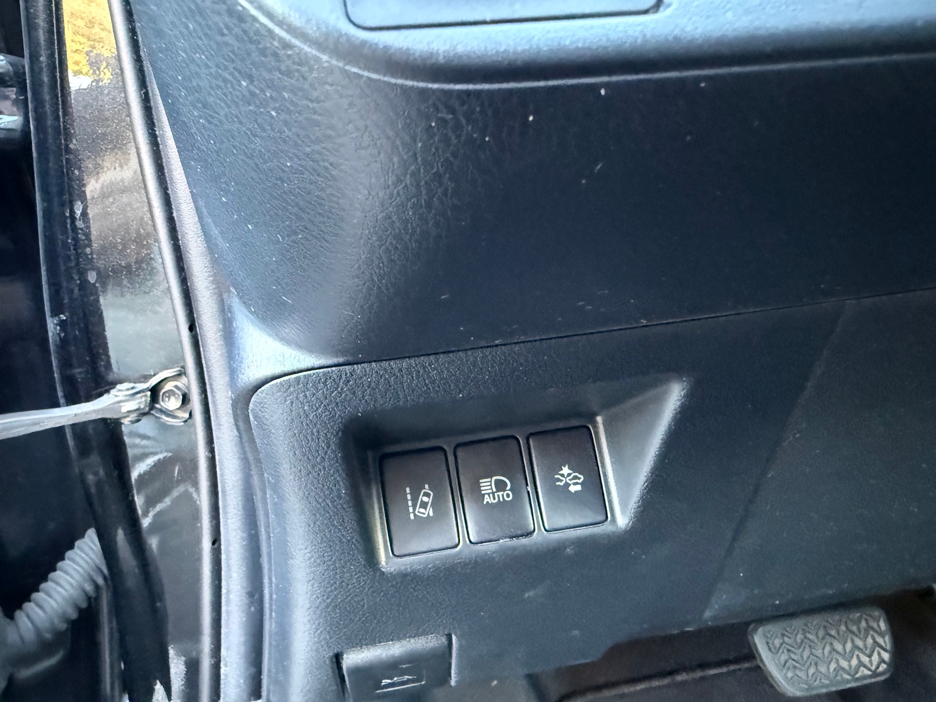 TOYOTA Yaris 1.5 VVT-i Hybrid Premium e-CVT-image-14