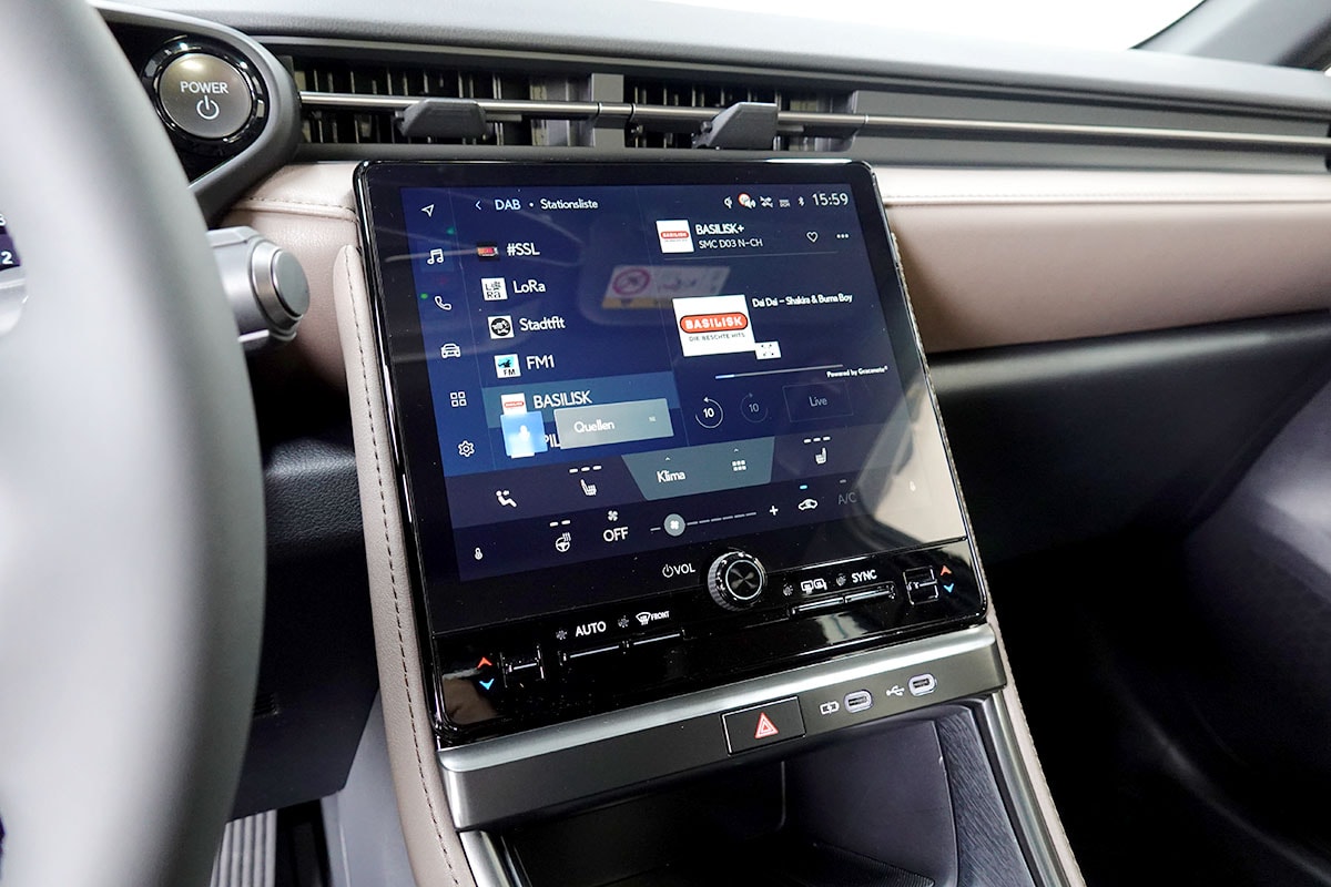 LEXUS LBX FWD Elegant CVT LEDER BRAUN-image-11