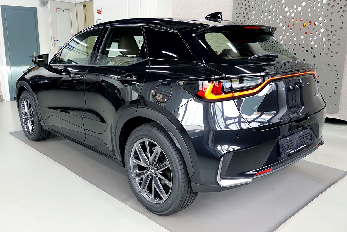 LEXUS LBX FWD Elegant CVT LEDER BRAUN-image-2