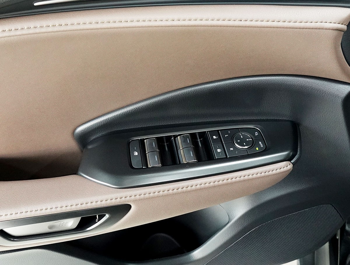 LEXUS LBX FWD Elegant CVT LEDER BRAUN-image-17