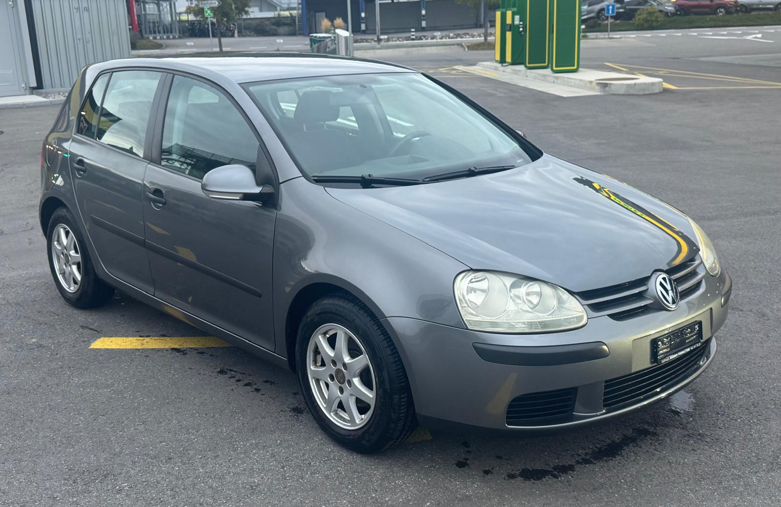 VW Golf 1.6 FSI Comfortline-image-2