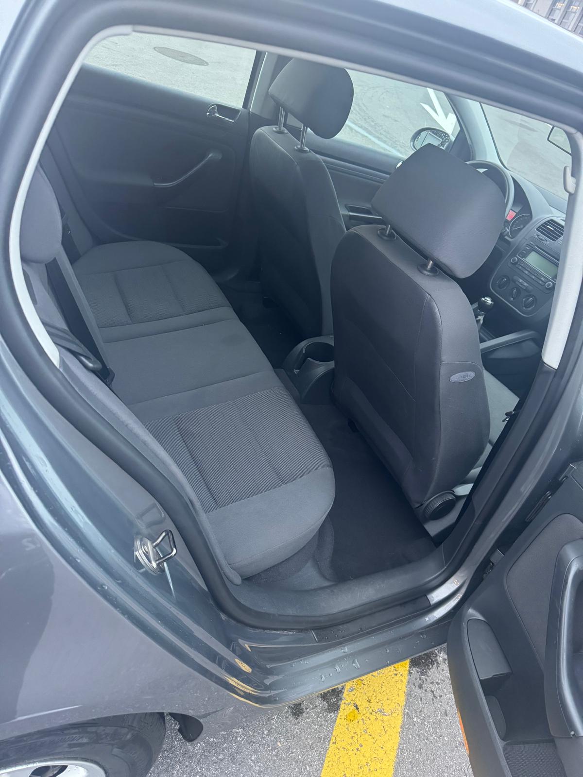 VW Golf 1.6 FSI Comfortline-image-9