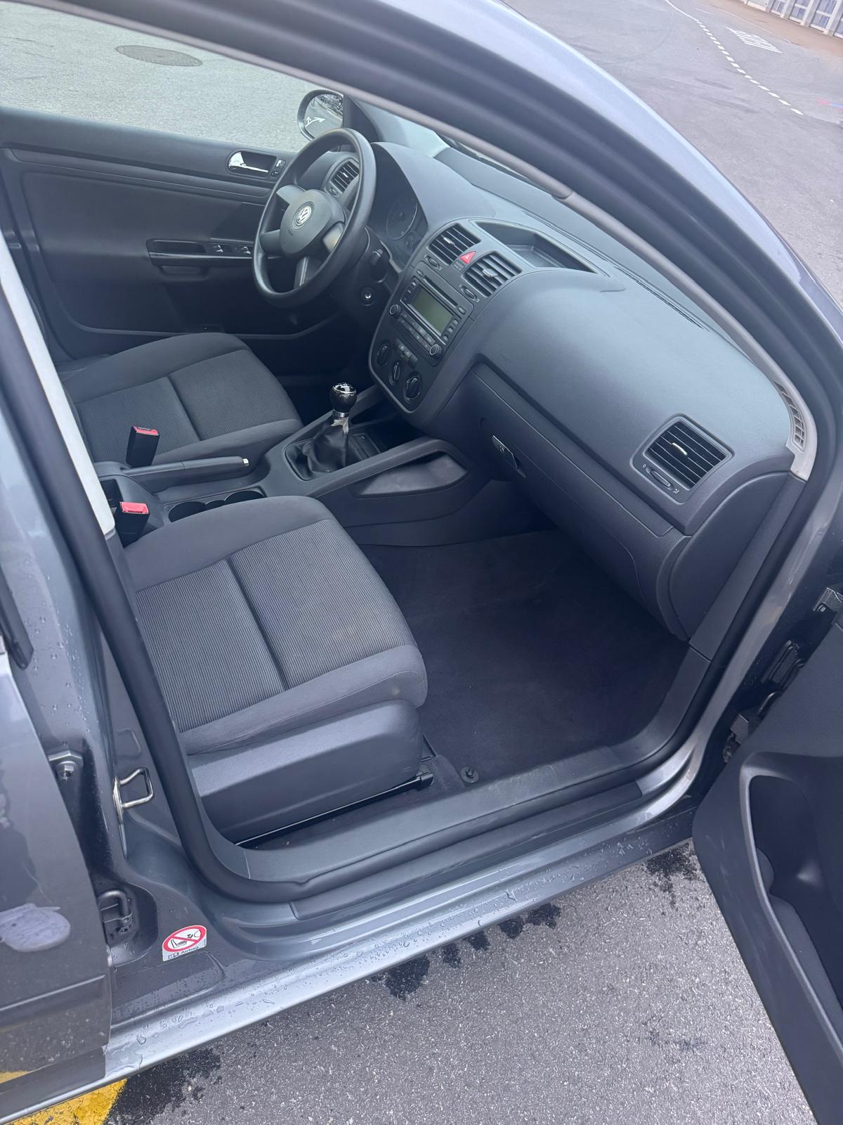 VW Golf 1.6 FSI Comfortline-image-8