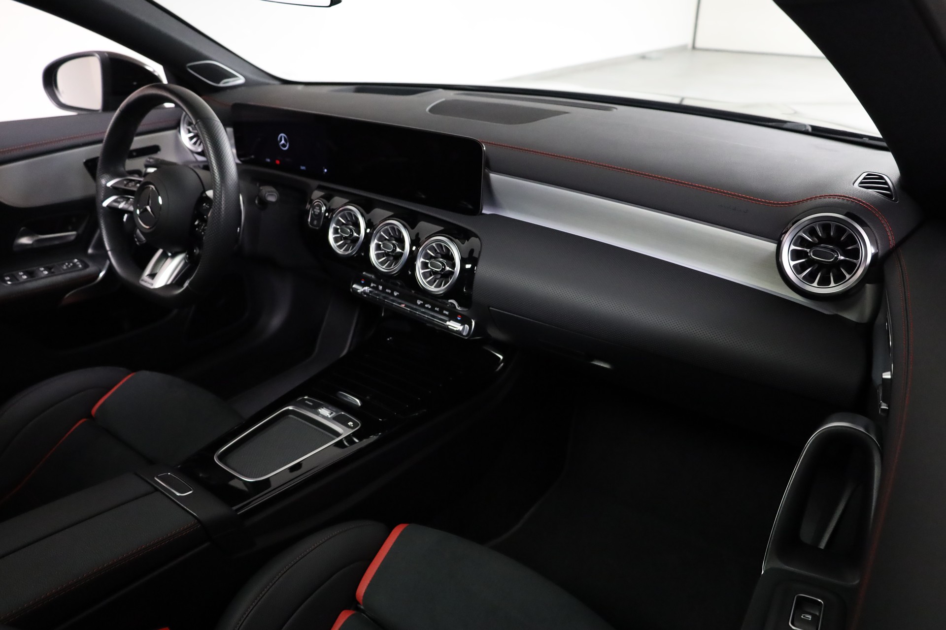 MERCEDES-BENZ CLA 45 S AMG 4Matic+ 8G-DCT-image-13