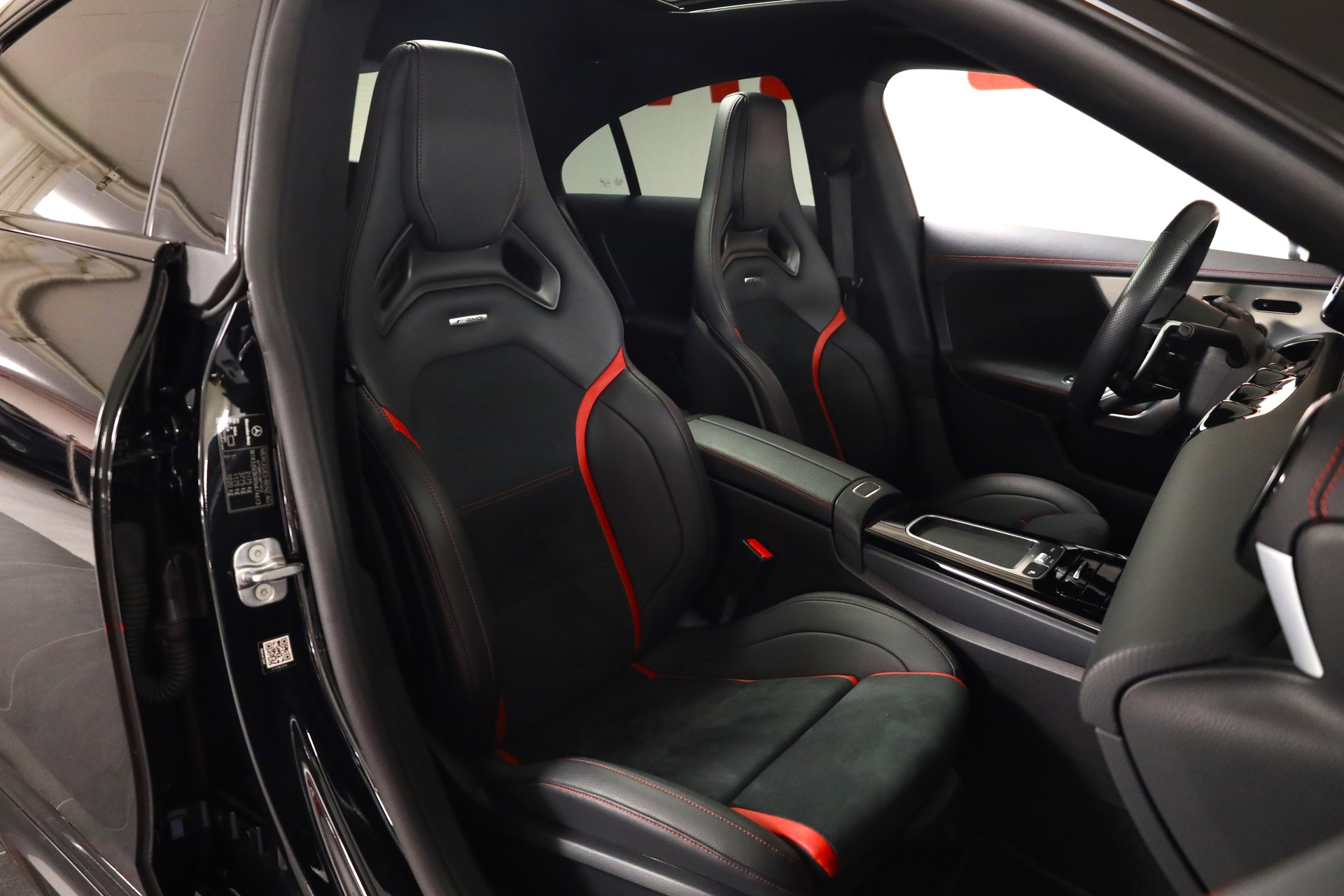 MERCEDES-BENZ CLA 45 S AMG 4Matic+ 8G-DCT-image-14