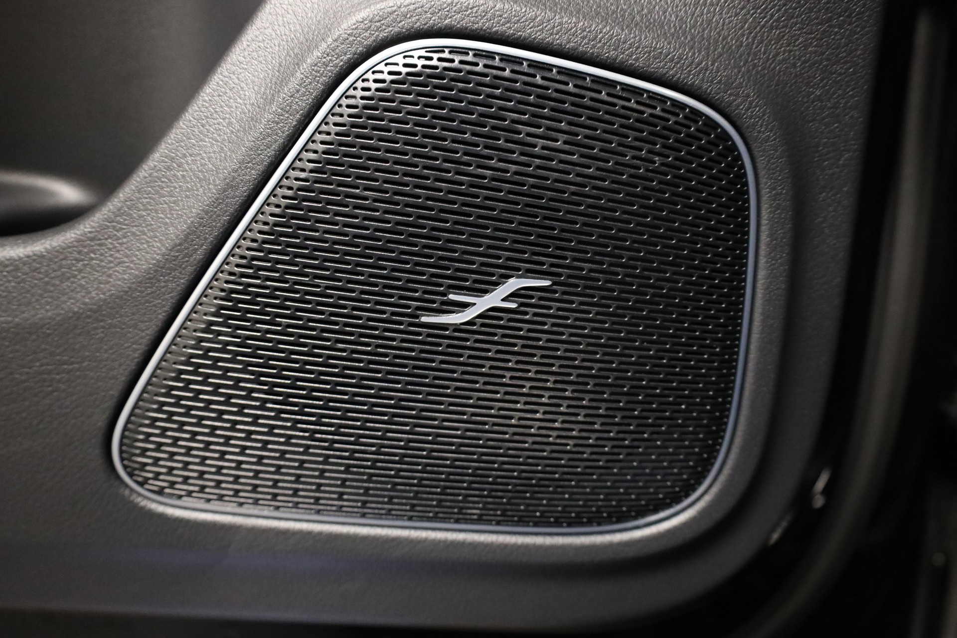 MERCEDES-BENZ CLA 45 S AMG 4Matic+ 8G-DCT-image-12