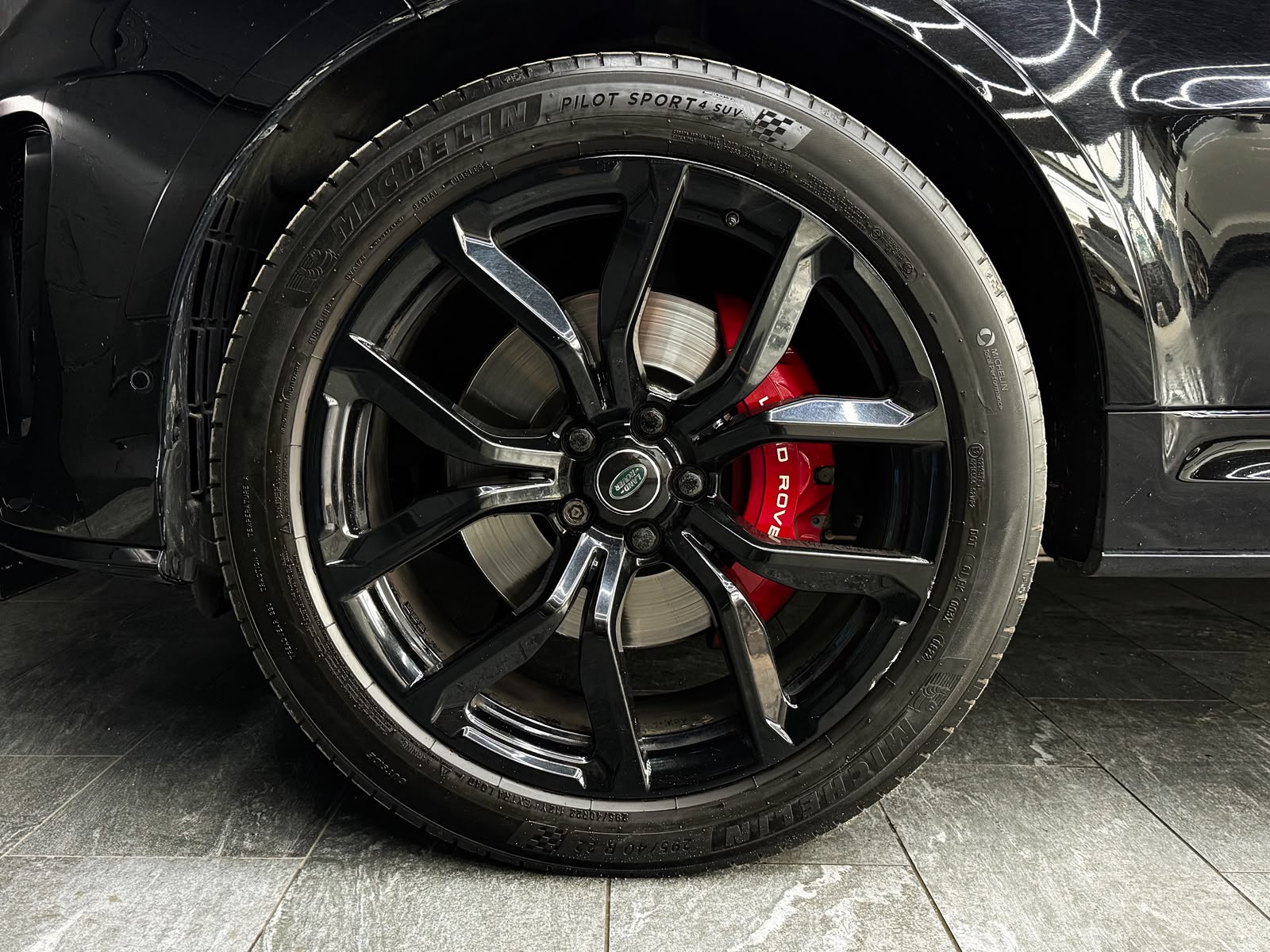 LAND ROVER Range Rover Sport 5.0 V8 S/C SVR Automatic-image-7