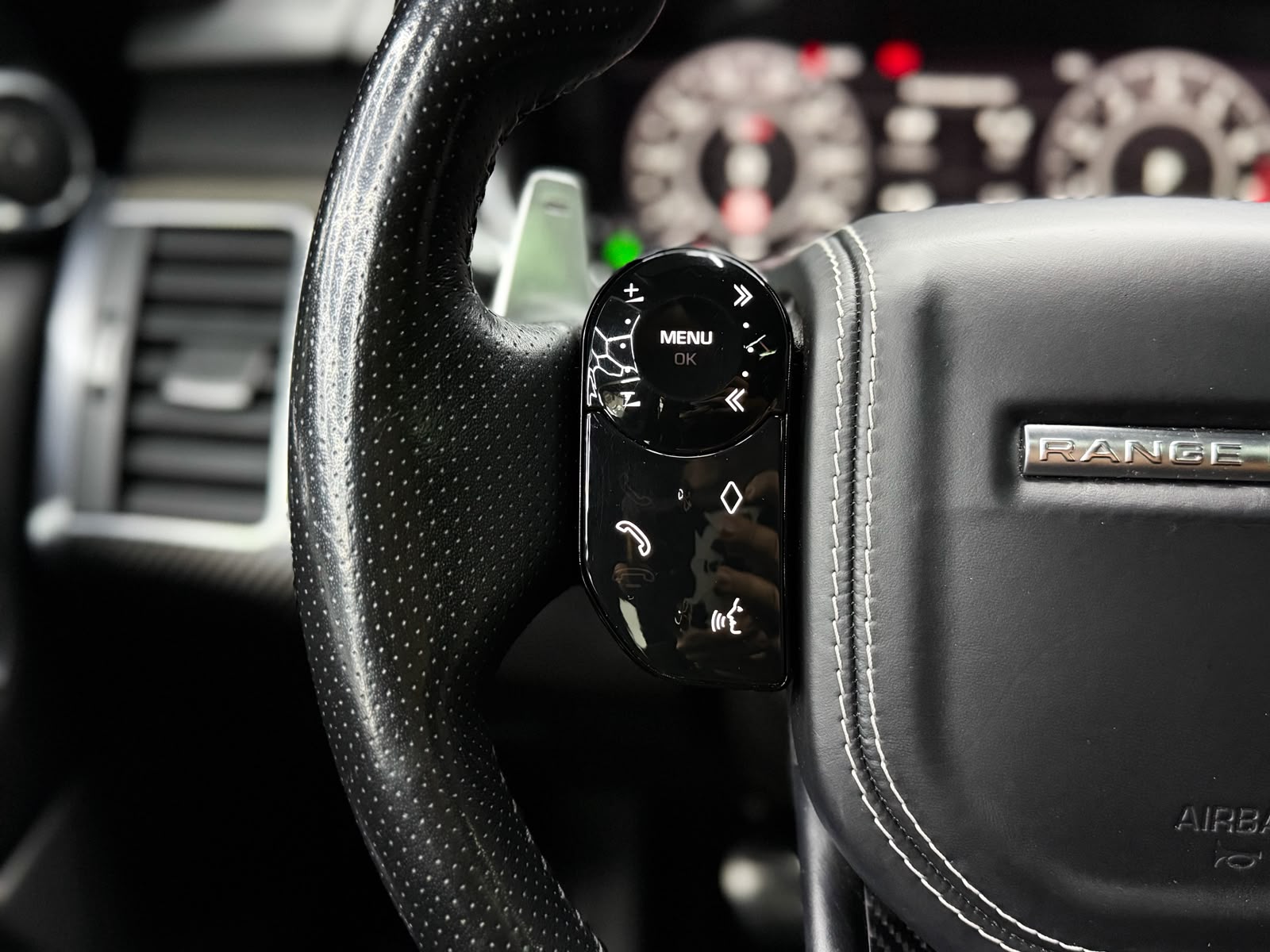LAND ROVER Range Rover Sport 5.0 V8 S/C SVR Automatic-image-15