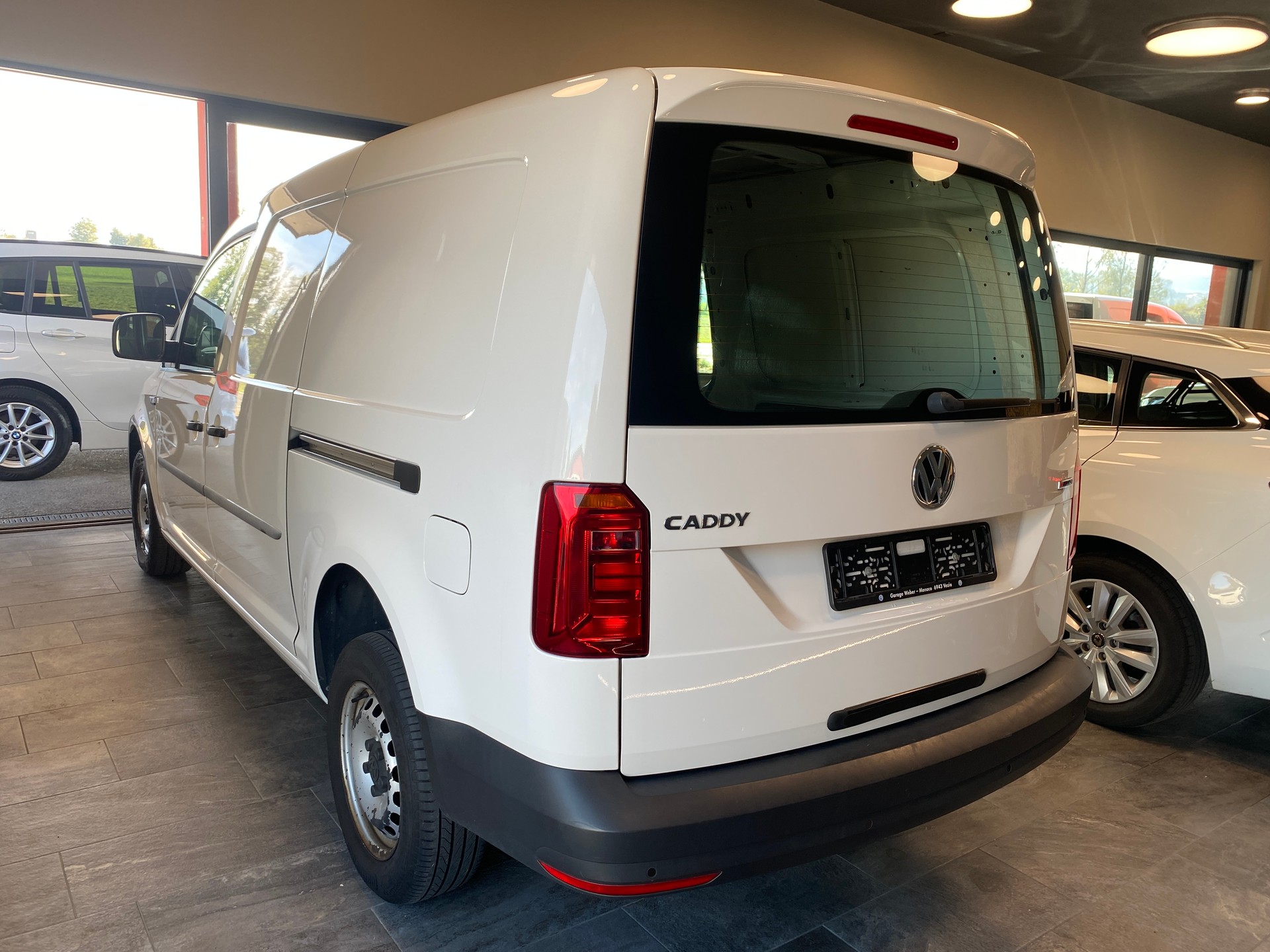 VW Caddy Maxi 2.0TDI 4Motion BlueMotion Technology-image-2