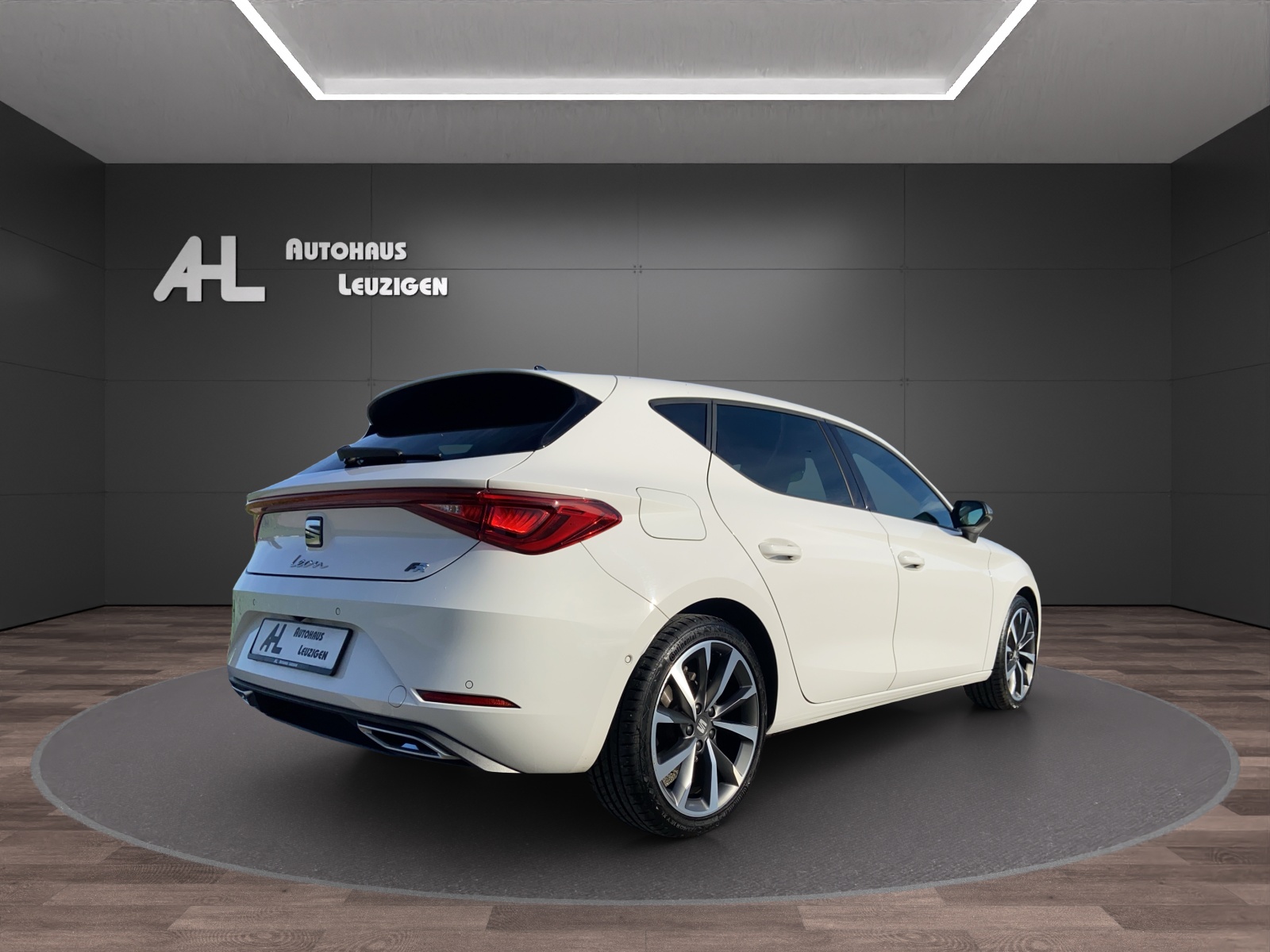 SEAT Leon 1.5 Eco TSI ACT Hola FR-image-4