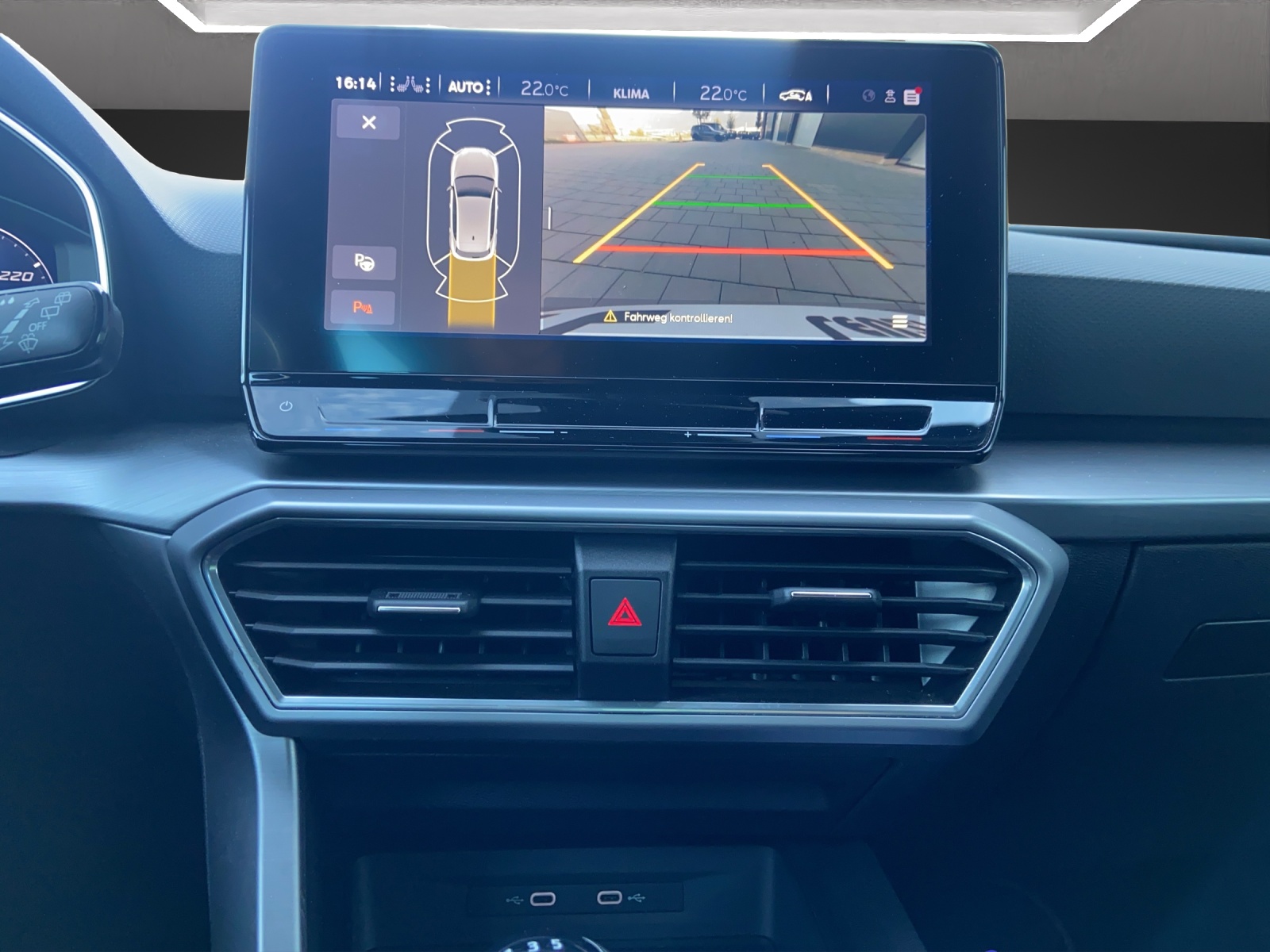 SEAT Leon 1.5 Eco TSI ACT Hola FR-image-12