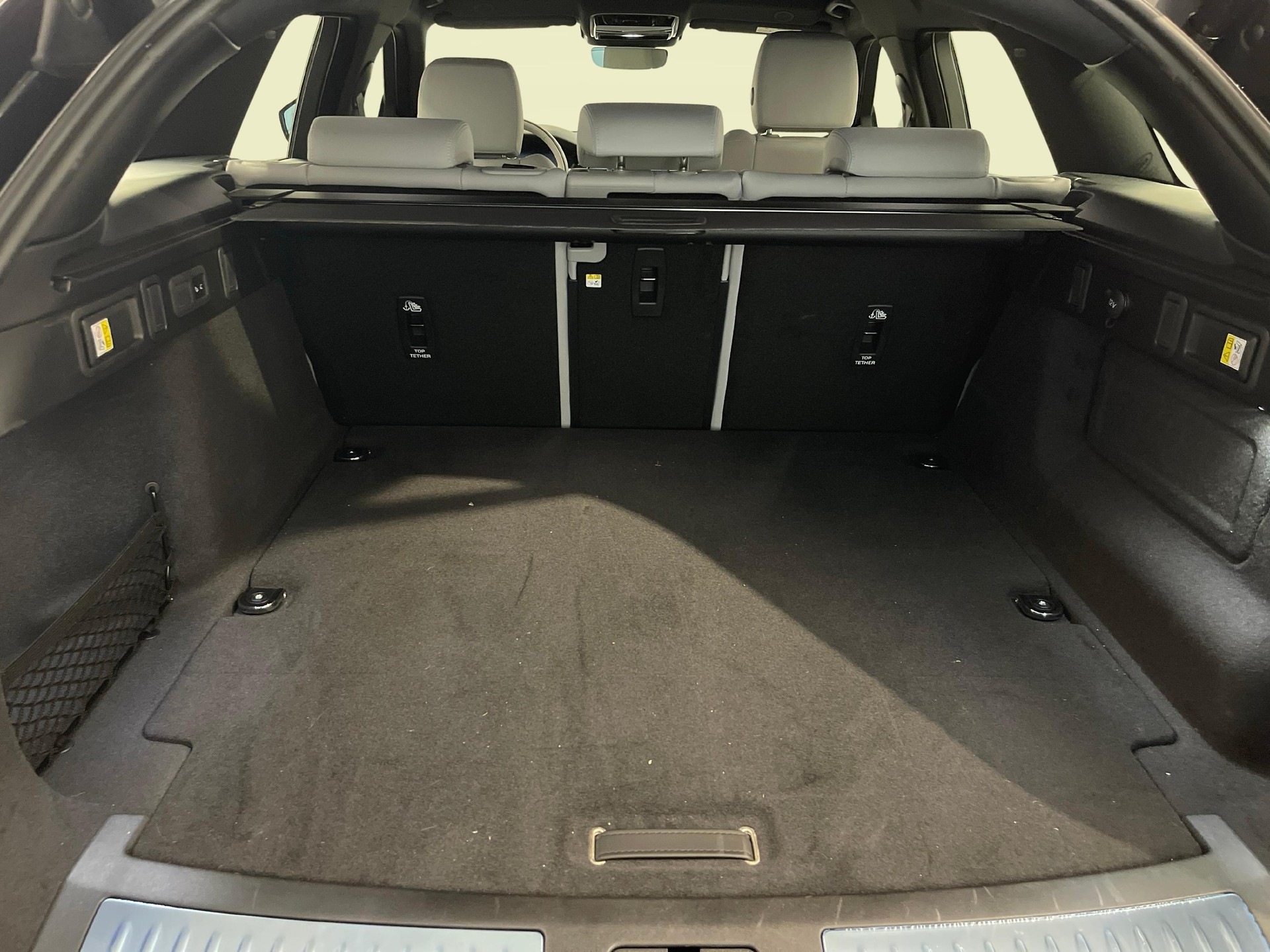 LAND ROVER Range Rover Velar 2.0 P400e Dynamic SE-image-11