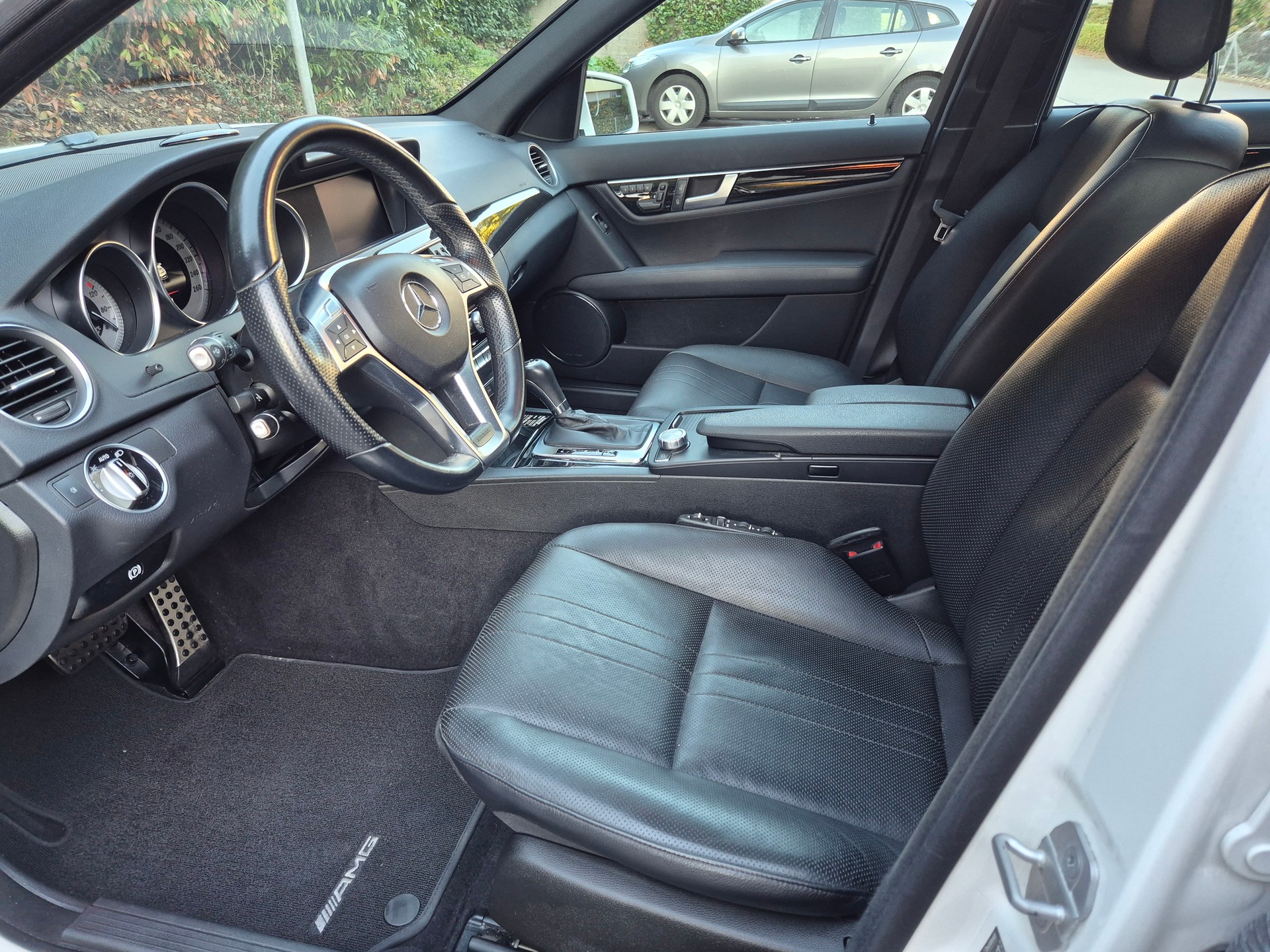 MERCEDES-BENZ C 250 CDI Elégance 4Matic 7G-Tronic-image-4