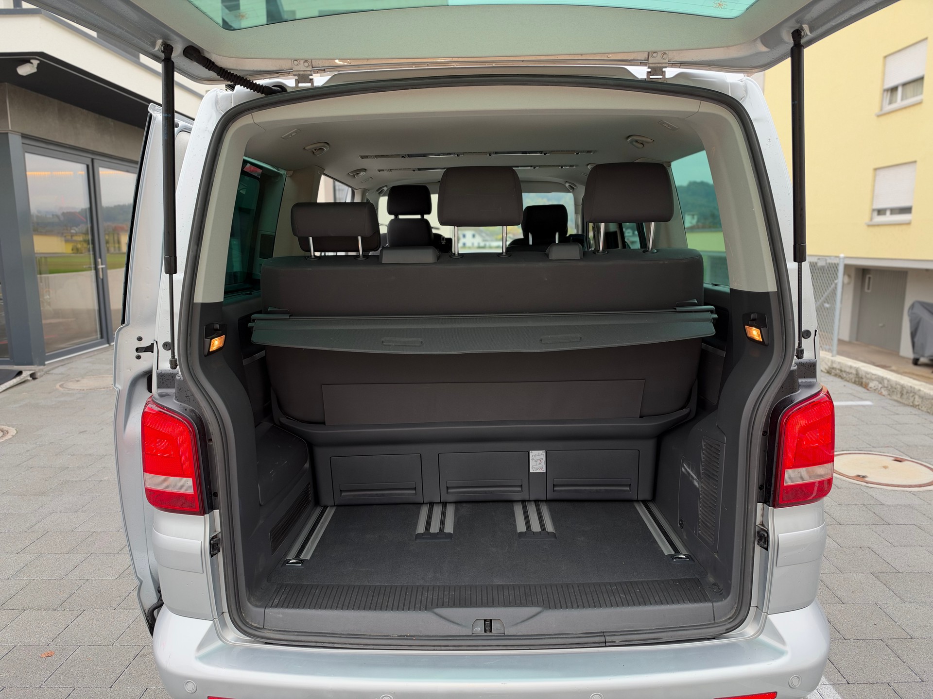 VW T5 Multivan 2.0 Bi-TDI CR Comfortline 4Motion-image-19