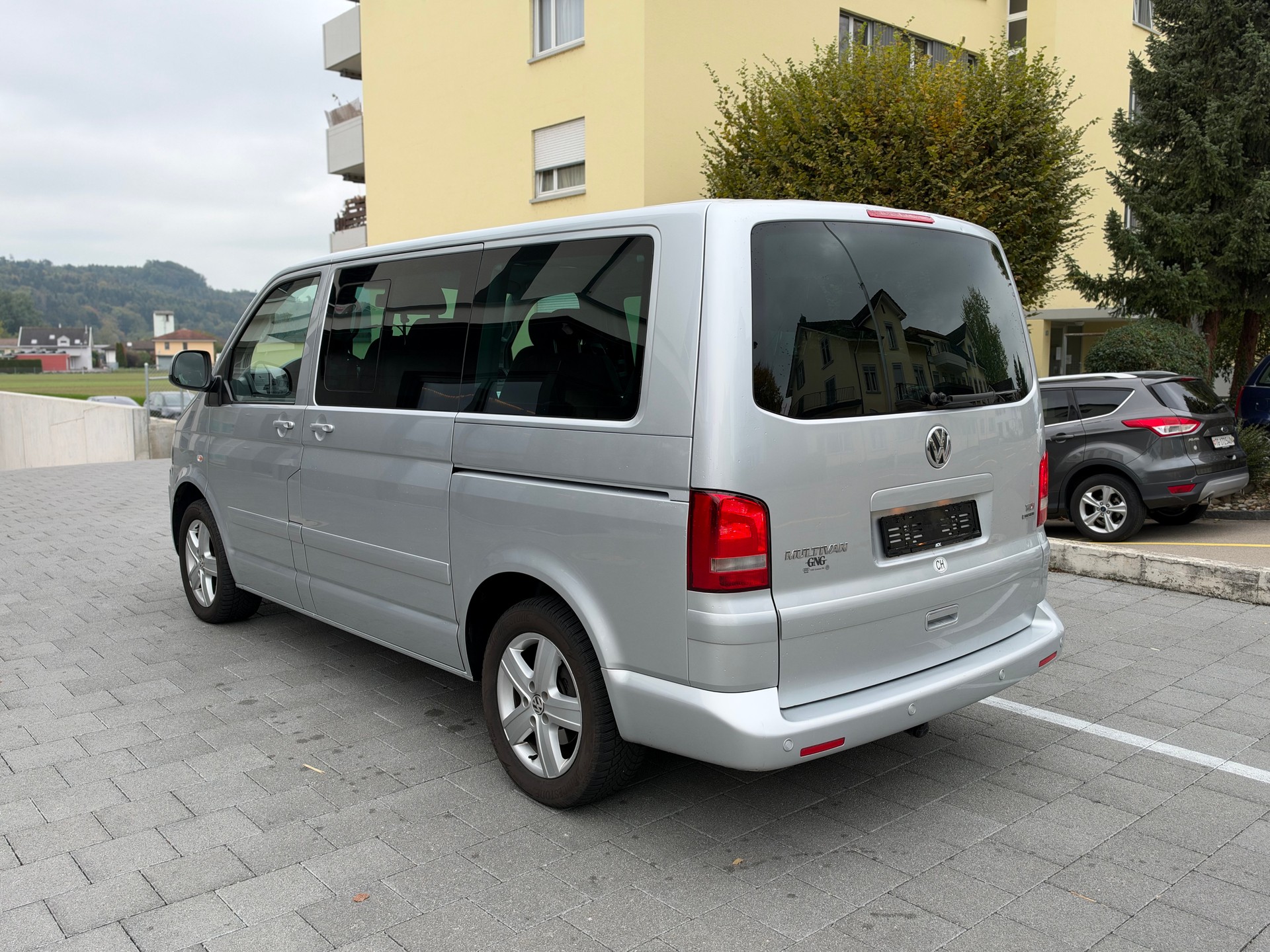VW T5 Multivan 2.0 Bi-TDI CR Comfortline 4Motion-image-2
