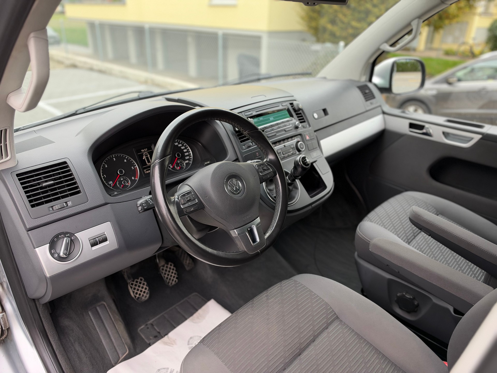 VW T5 Multivan 2.0 Bi-TDI CR Comfortline 4Motion-image-10
