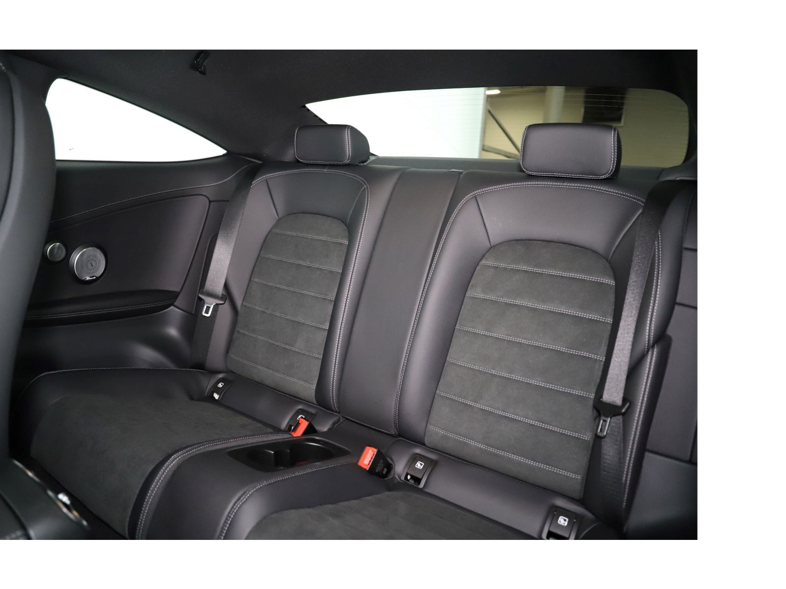 MERCEDES-BENZ C 200 4Matic-image-13