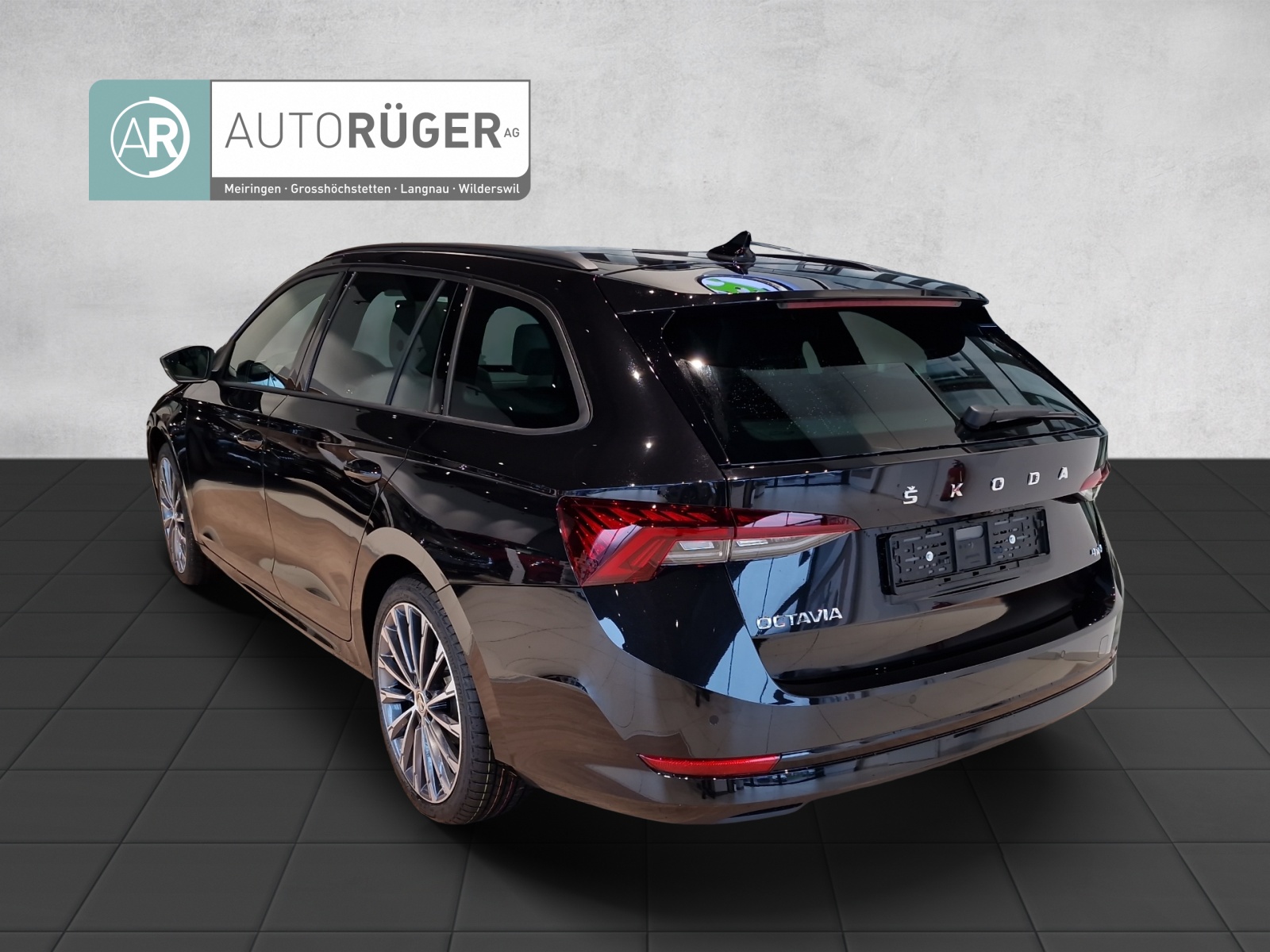 SKODA Octavia Combi 2.0 TDI DSG Style 4x4-image-3