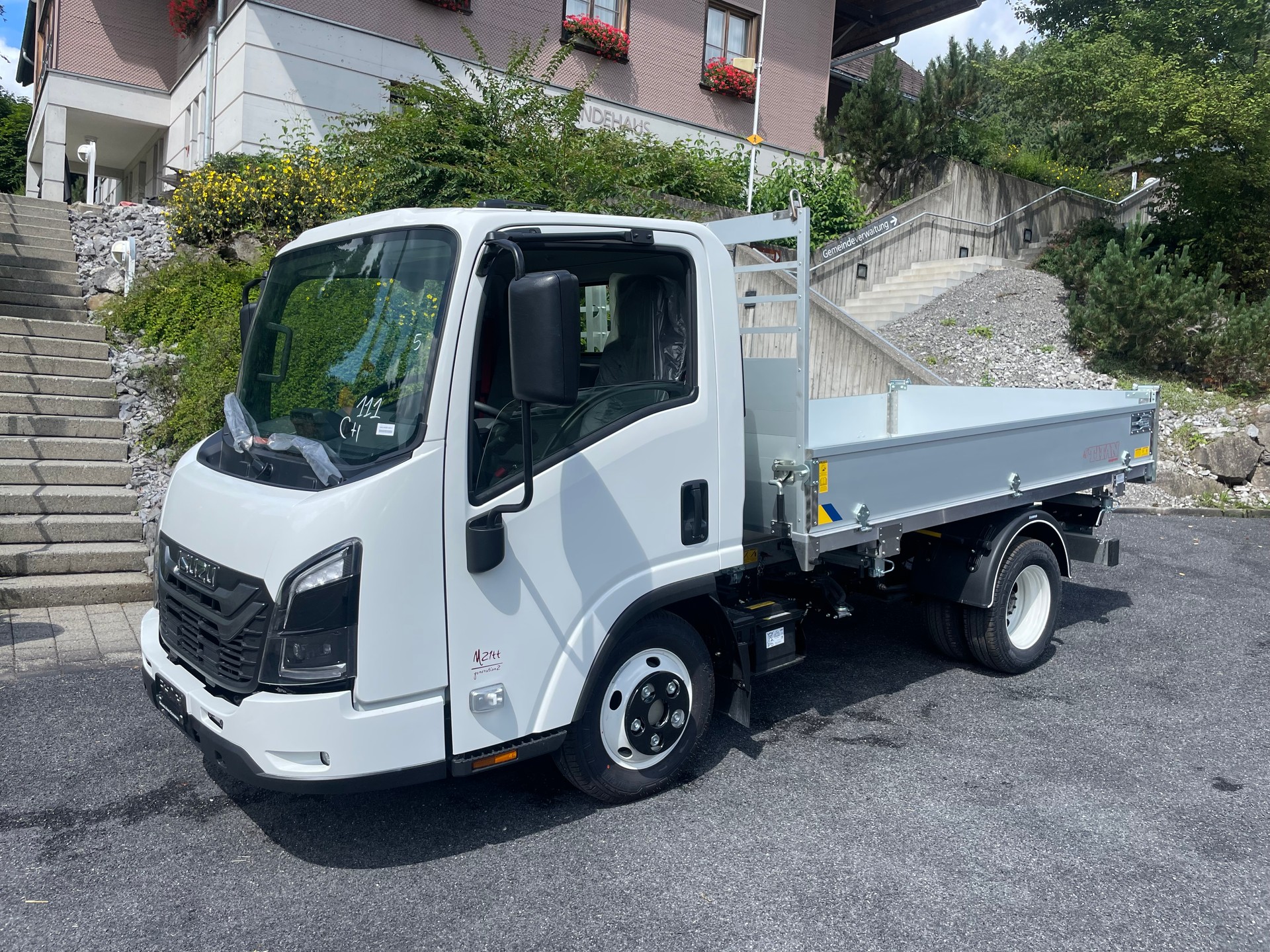 ISUZU M21 TT E Kipper Generation 2-image-0
