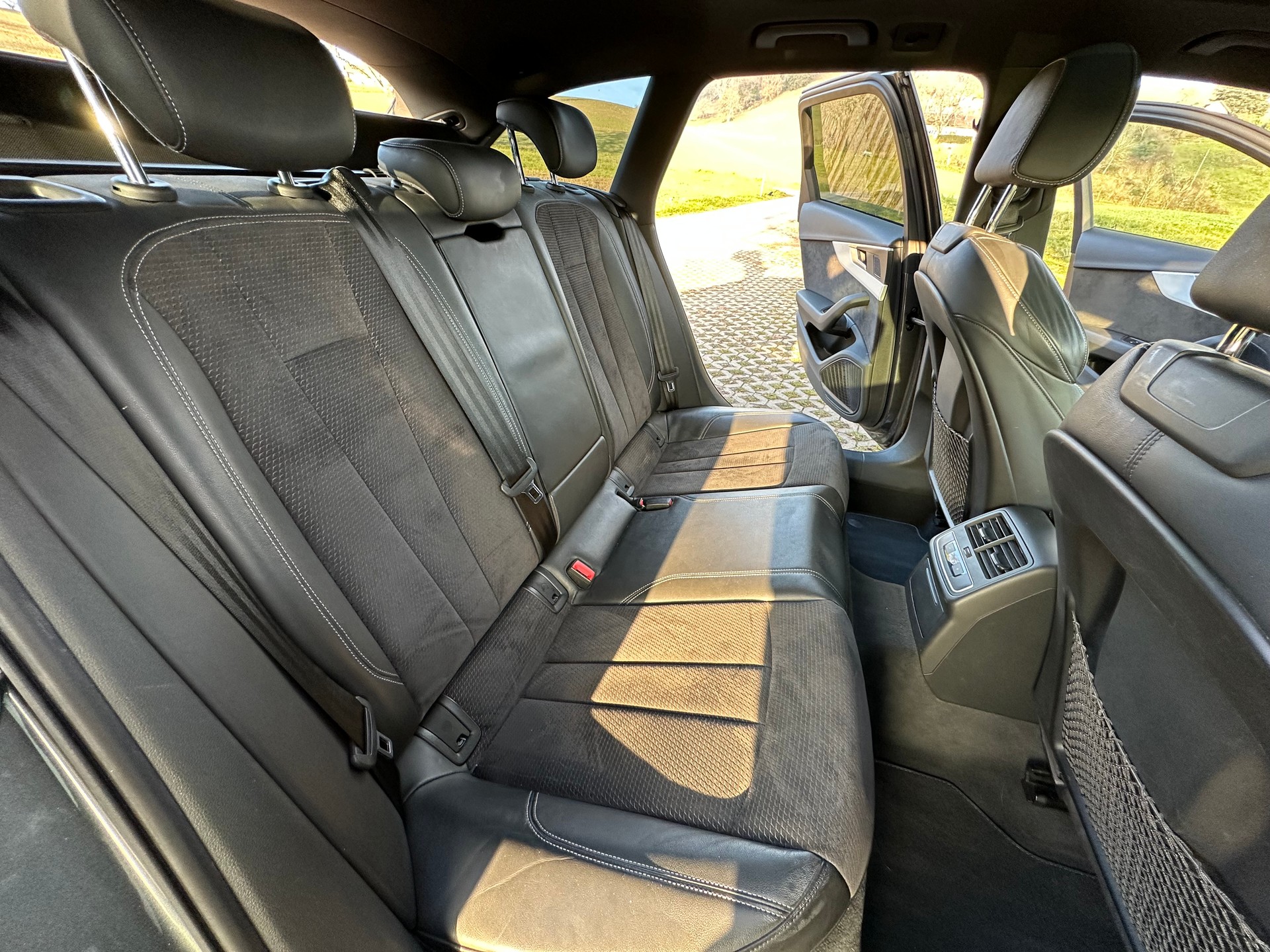 AUDI A4 Avant 3.0 TDI Sport quattro tiptronic-image-15