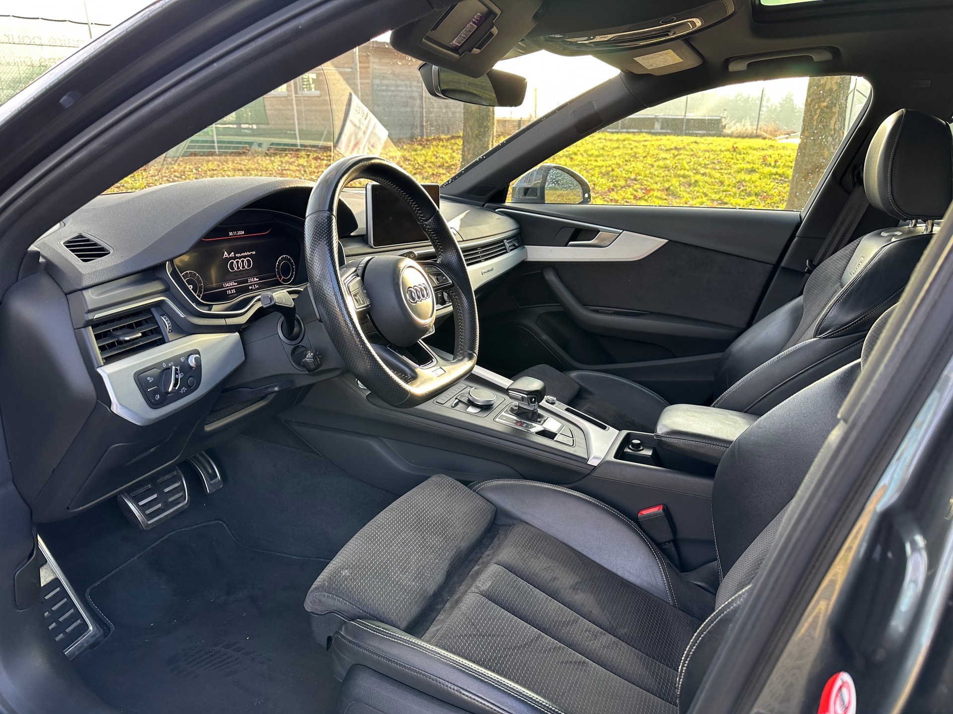 AUDI A4 Avant 3.0 TDI Sport quattro tiptronic-image-8