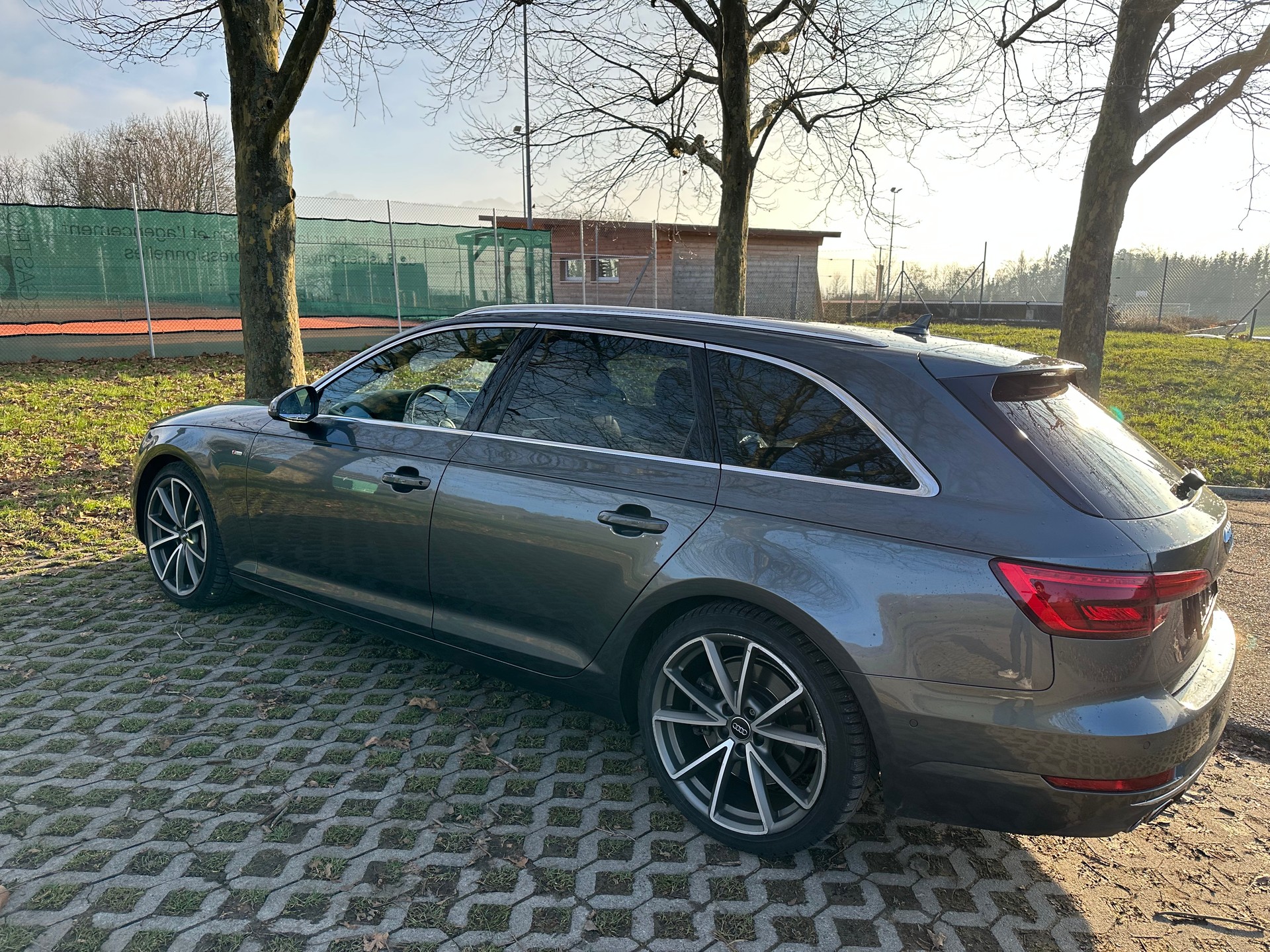 AUDI A4 Avant 3.0 TDI Sport quattro tiptronic-image-6