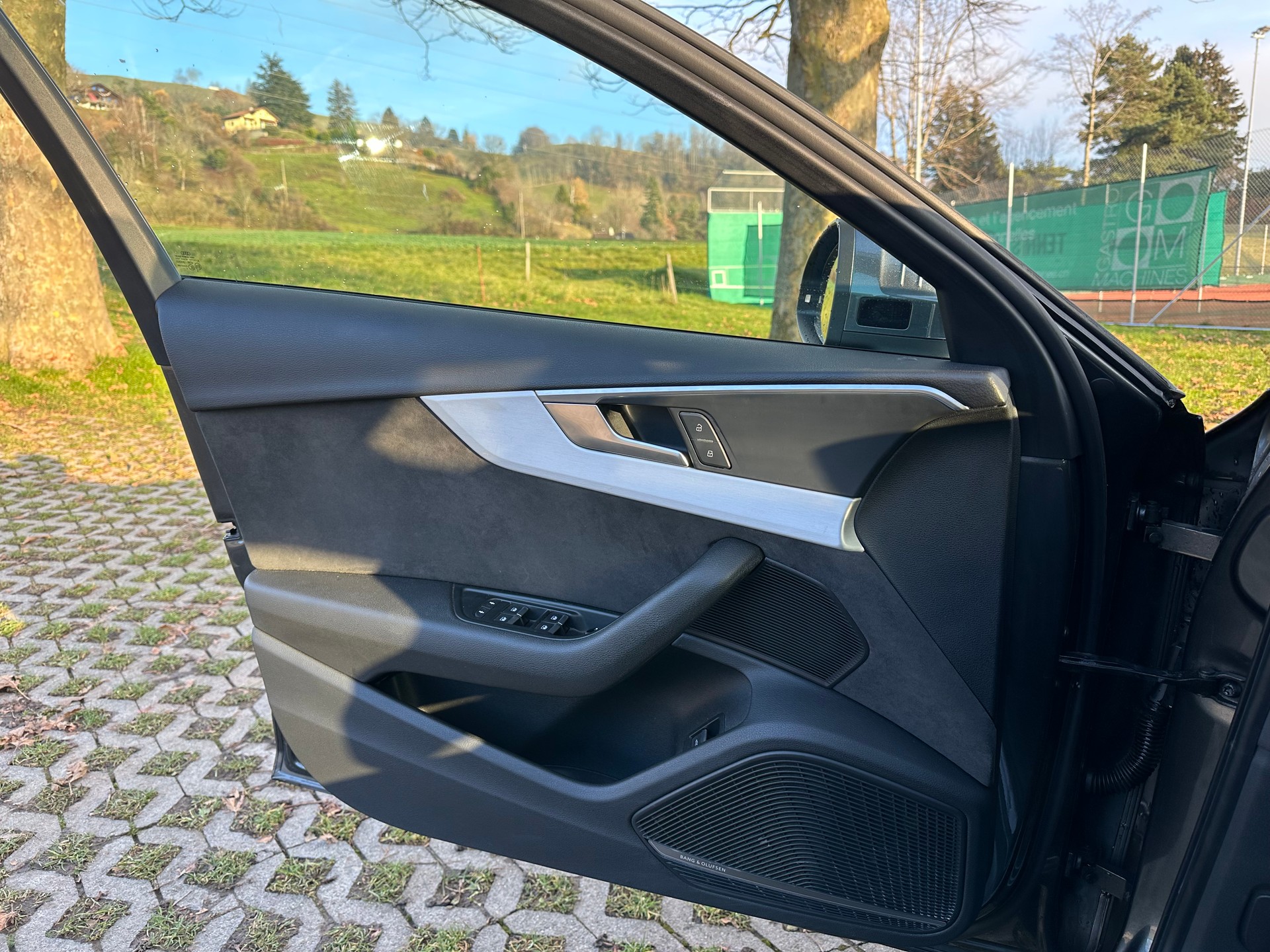AUDI A4 Avant 3.0 TDI Sport quattro tiptronic-image-14