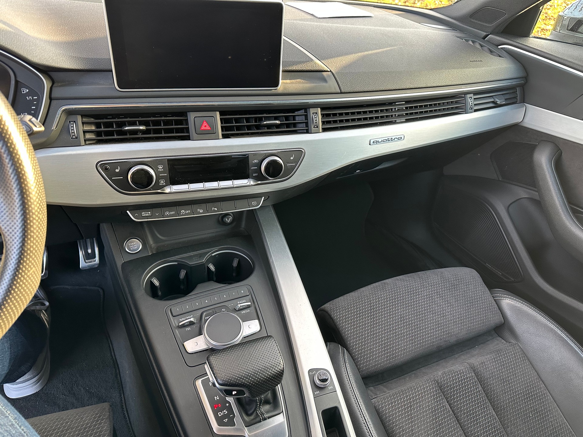 AUDI A4 Avant 3.0 TDI Sport quattro tiptronic-image-13