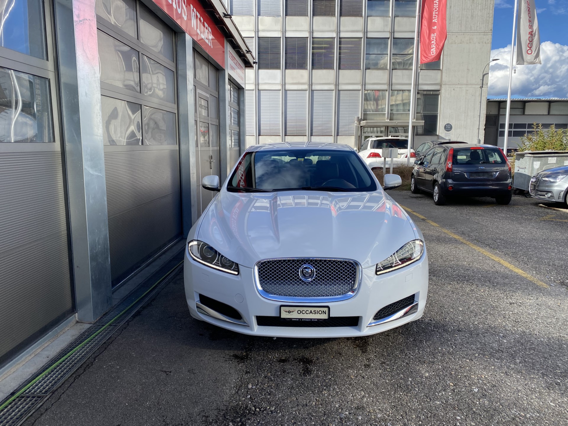 JAGUAR XF 2.2d-image-1