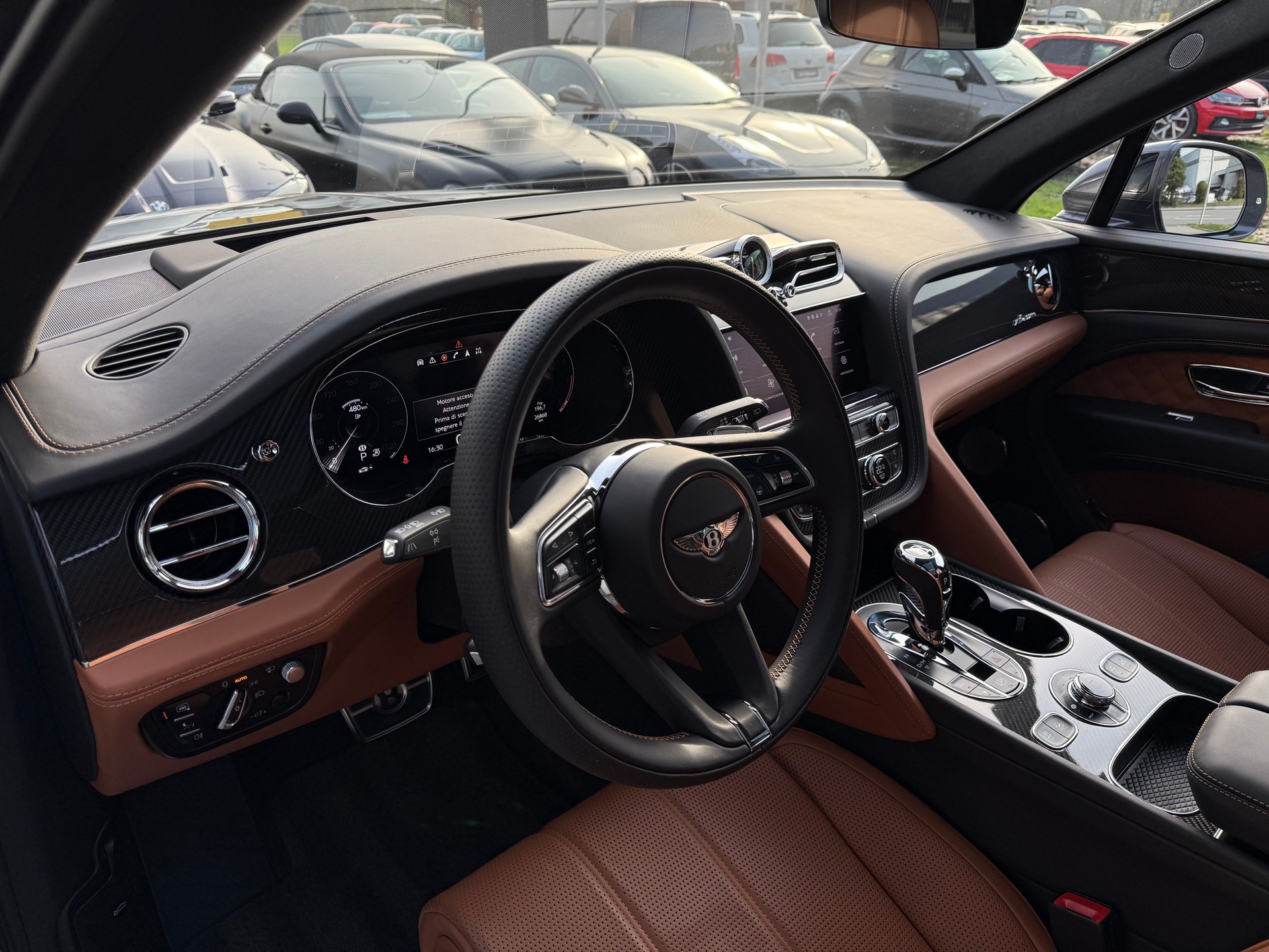 BENTLEY Bentayga Azure-image-13