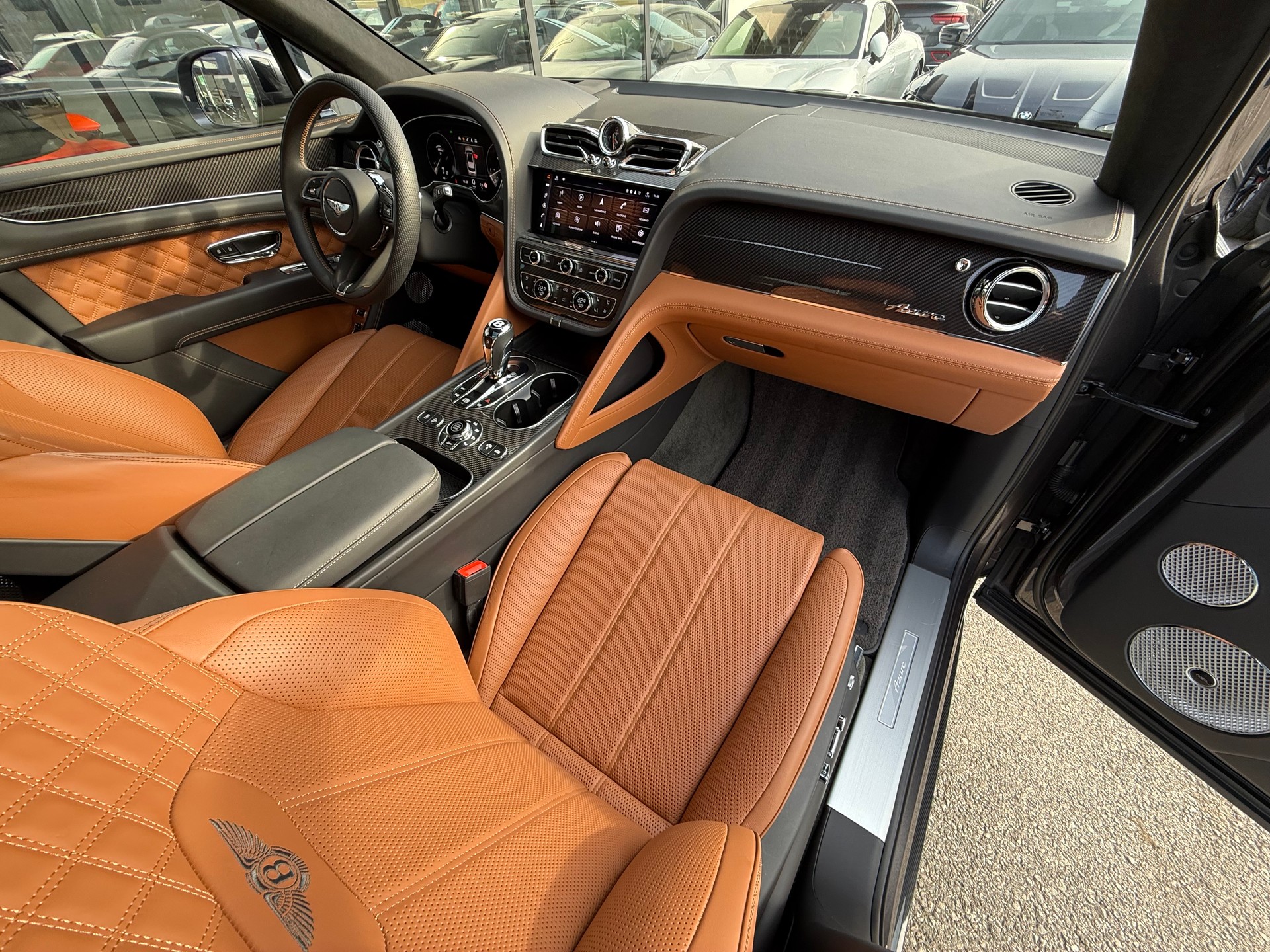 BENTLEY Bentayga Azure-image-11