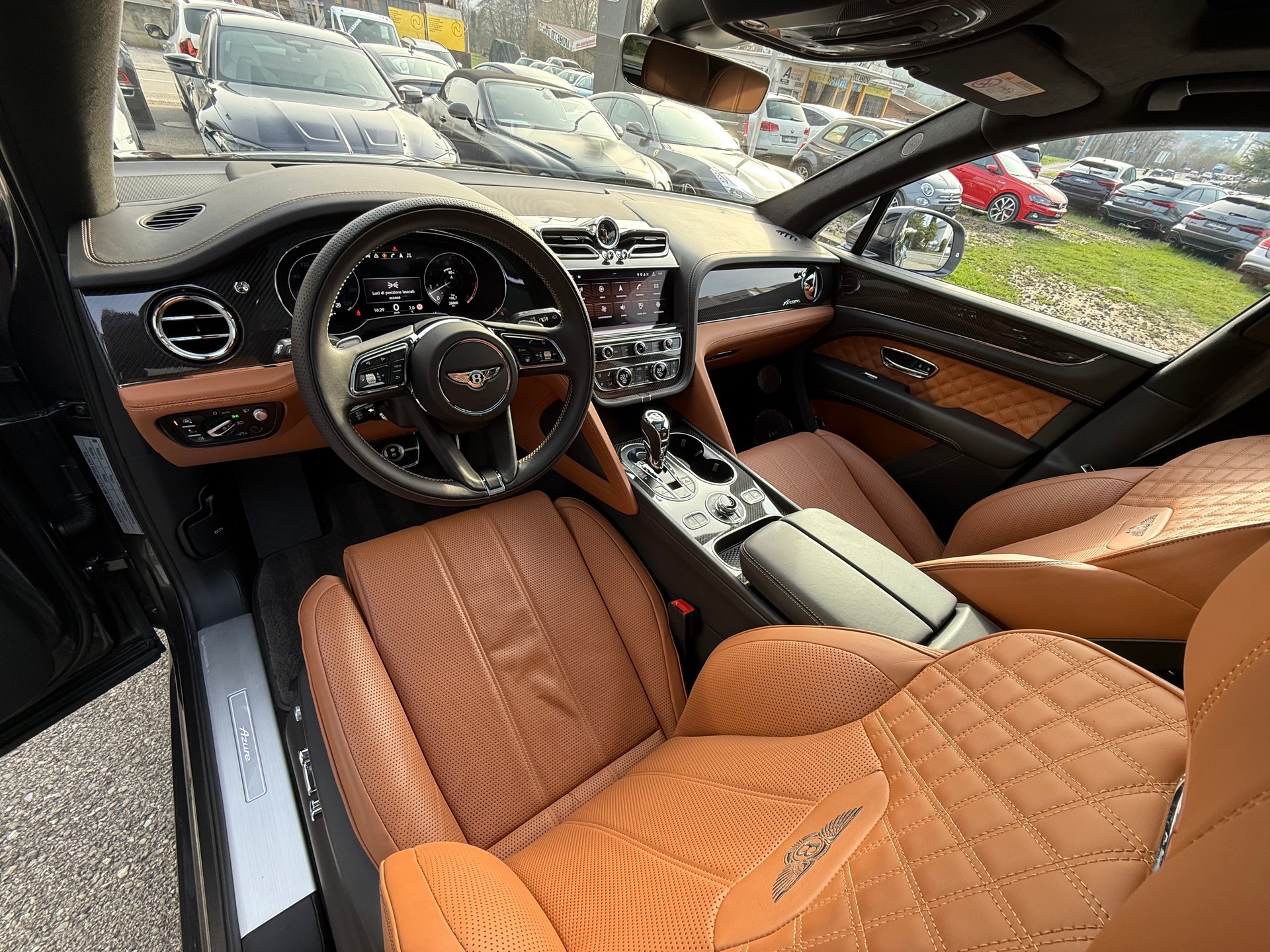 BENTLEY Bentayga Azure-image-9