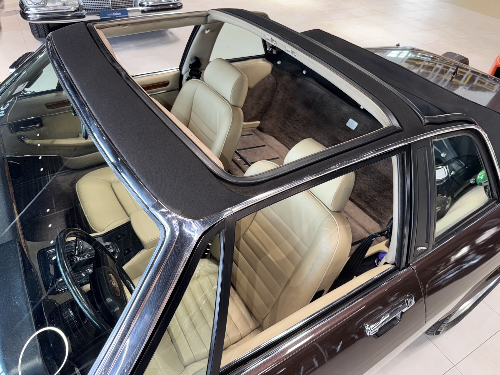 JAGUAR XJS 5.3 V12 Convertible-image-14