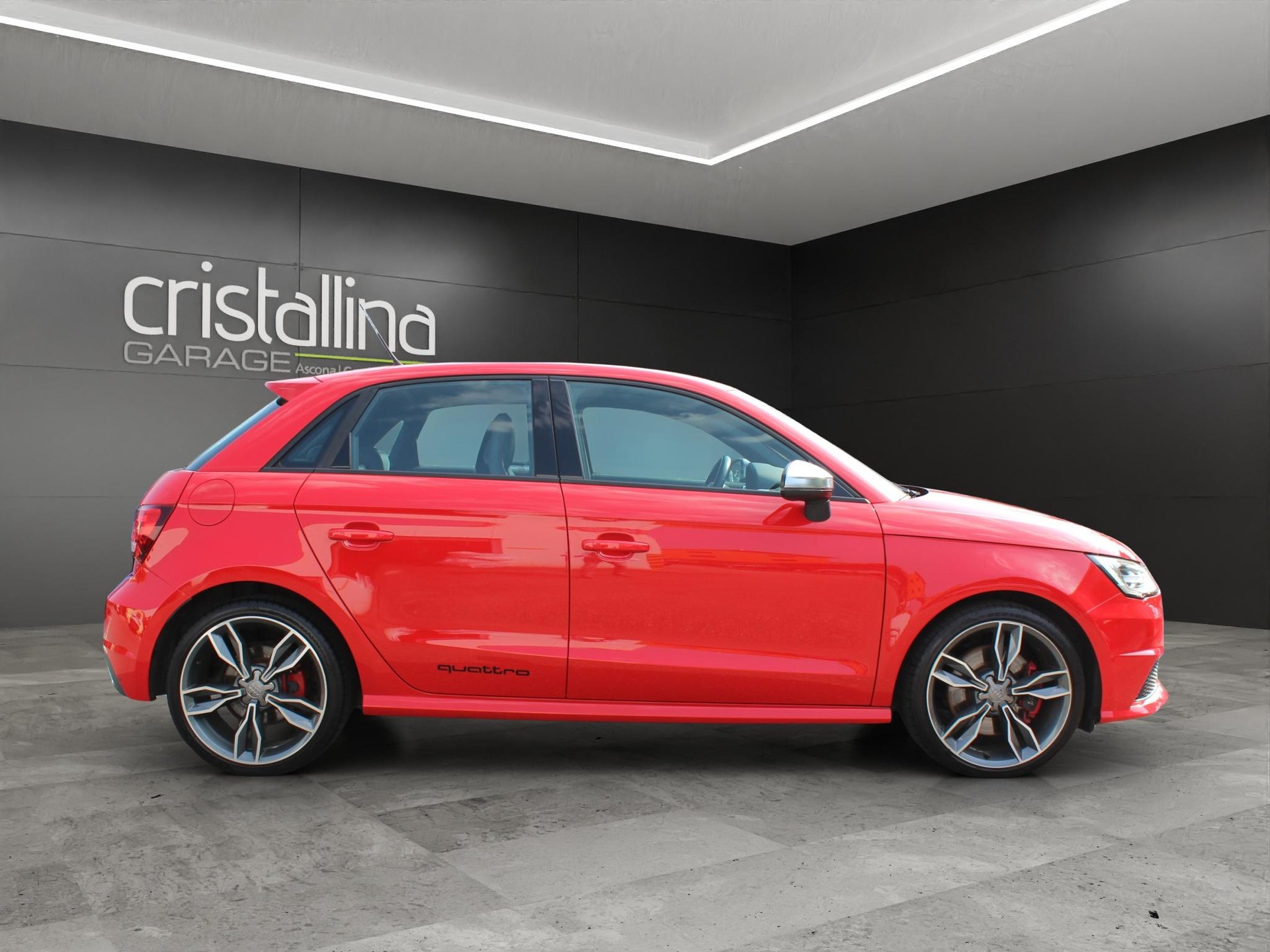 AUDI S1 Sportback 2.0 TFSI quattro-image-4